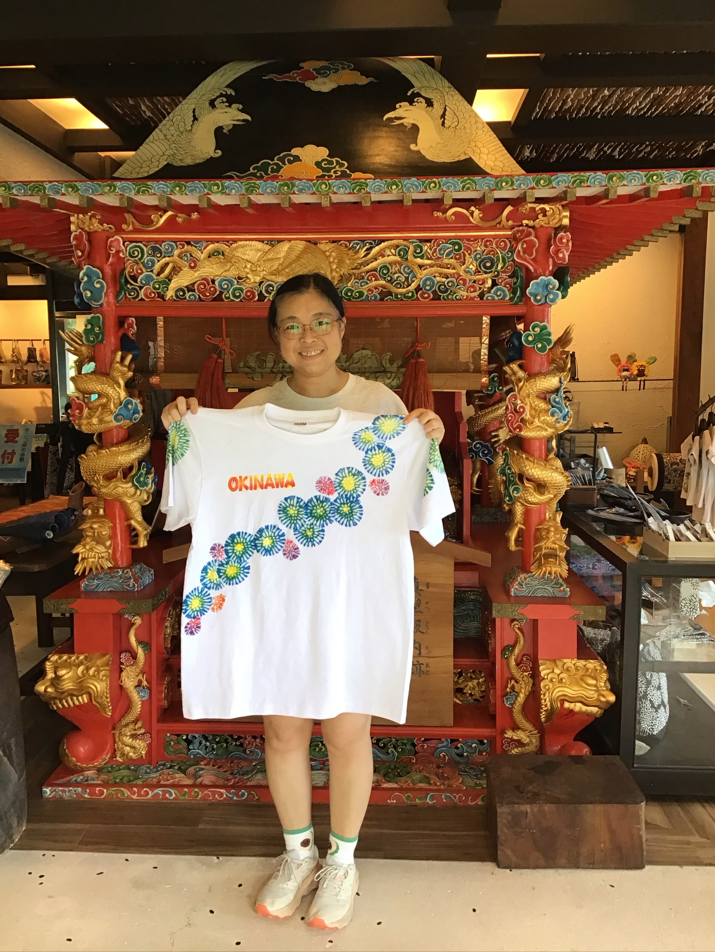 こんにちは 首里琉染です。 晴天に恵まれた朝の店内からの #サンゴ染め