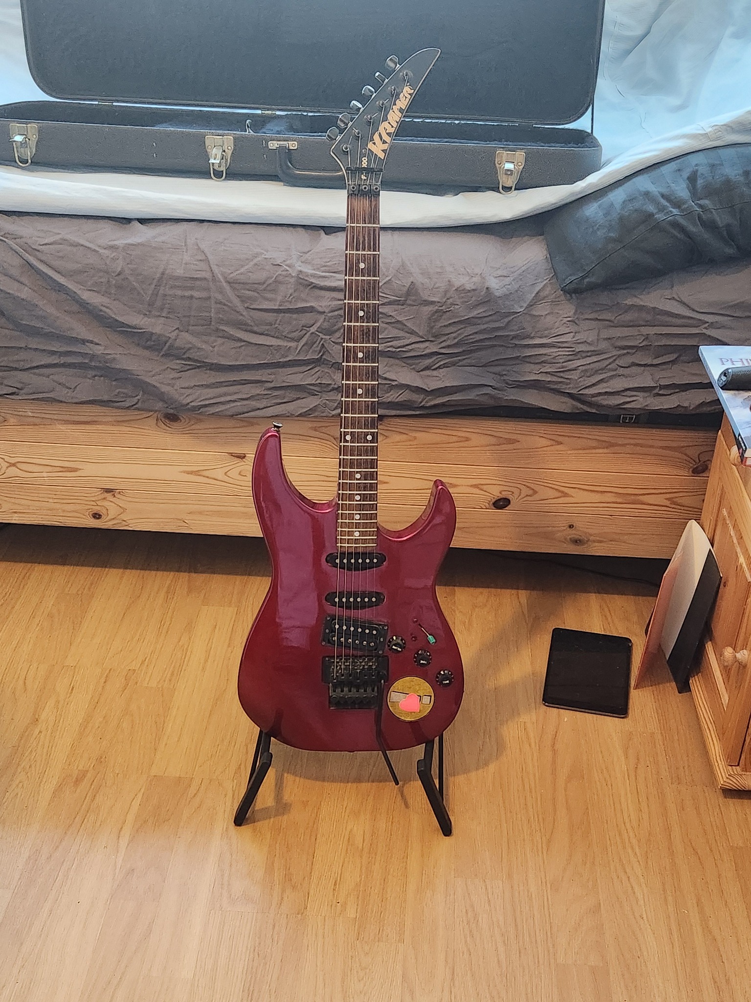 ギター Kramer Focus 1000 / Neptune / Floyd Rose 1989 Kramer Focus 1000 guitar, still all original