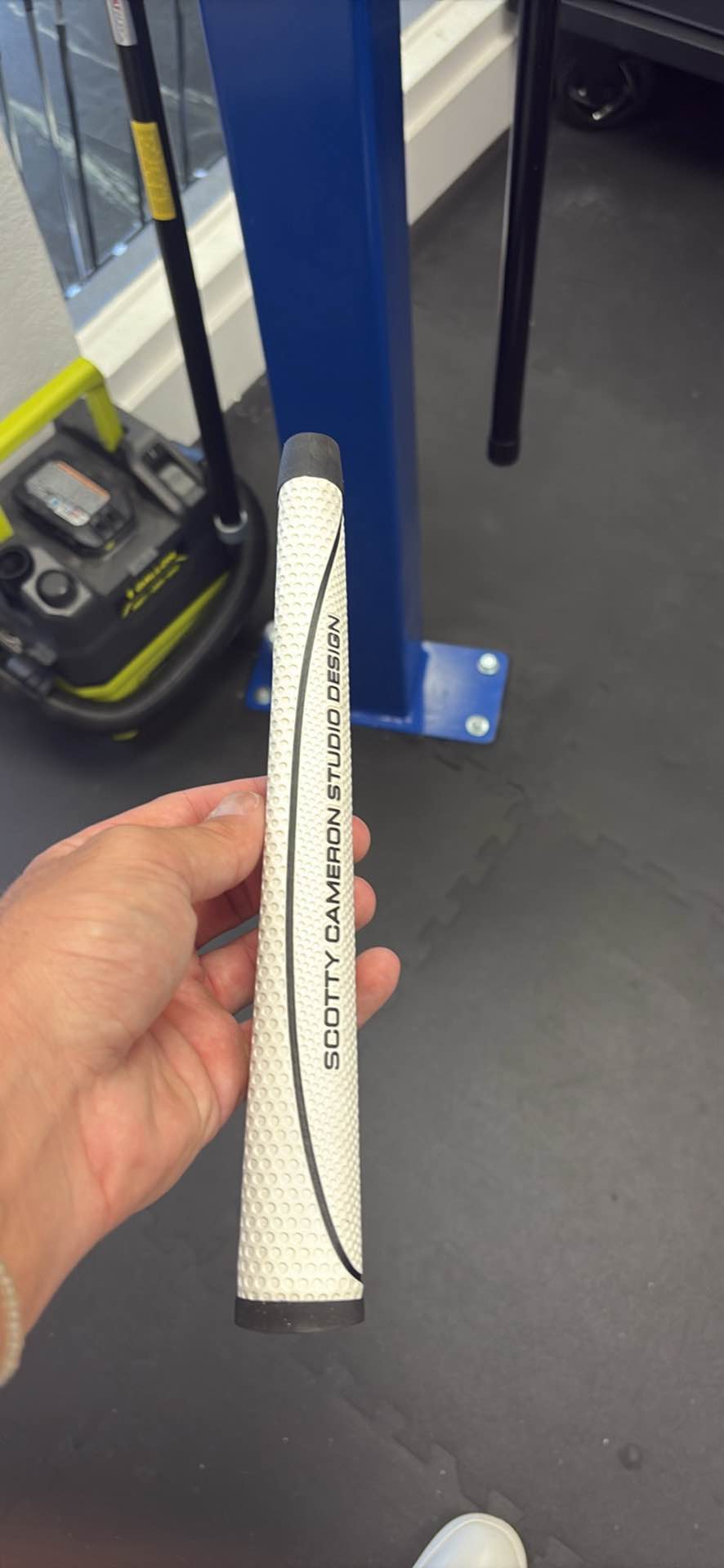 scotty-cameron-matador-white-grip-golf-club-grips-reeseville