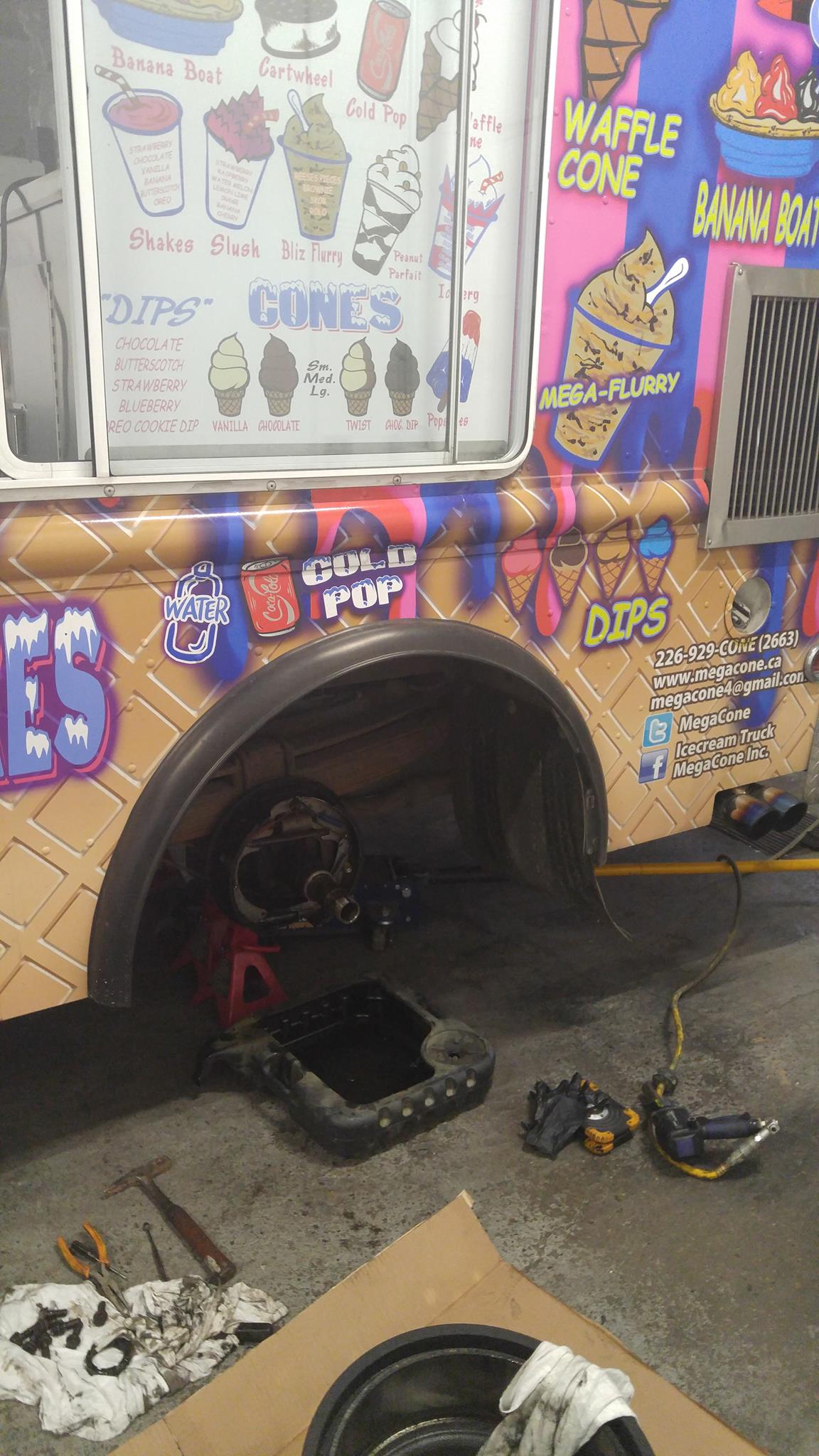 Ice Cream Truck... - Ice Cream Truck MegaCone Creamery