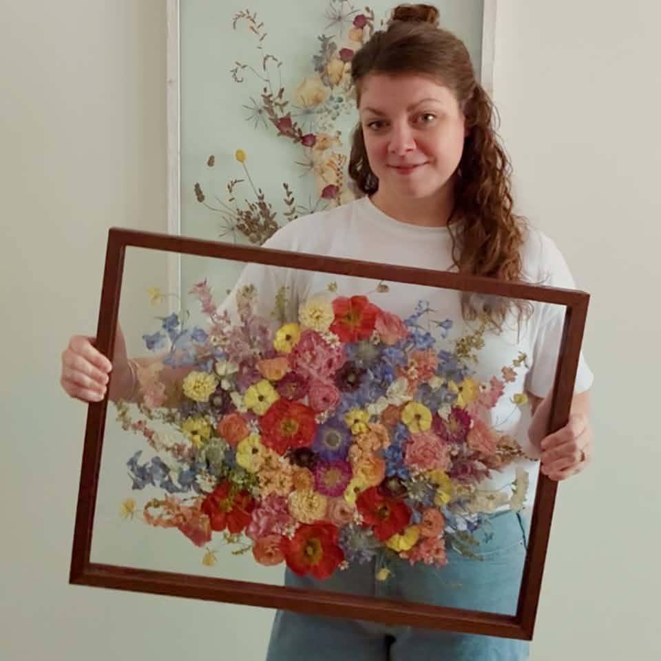 have-your-wedding-bouquet-professionally-preserved-so-that-they-stay