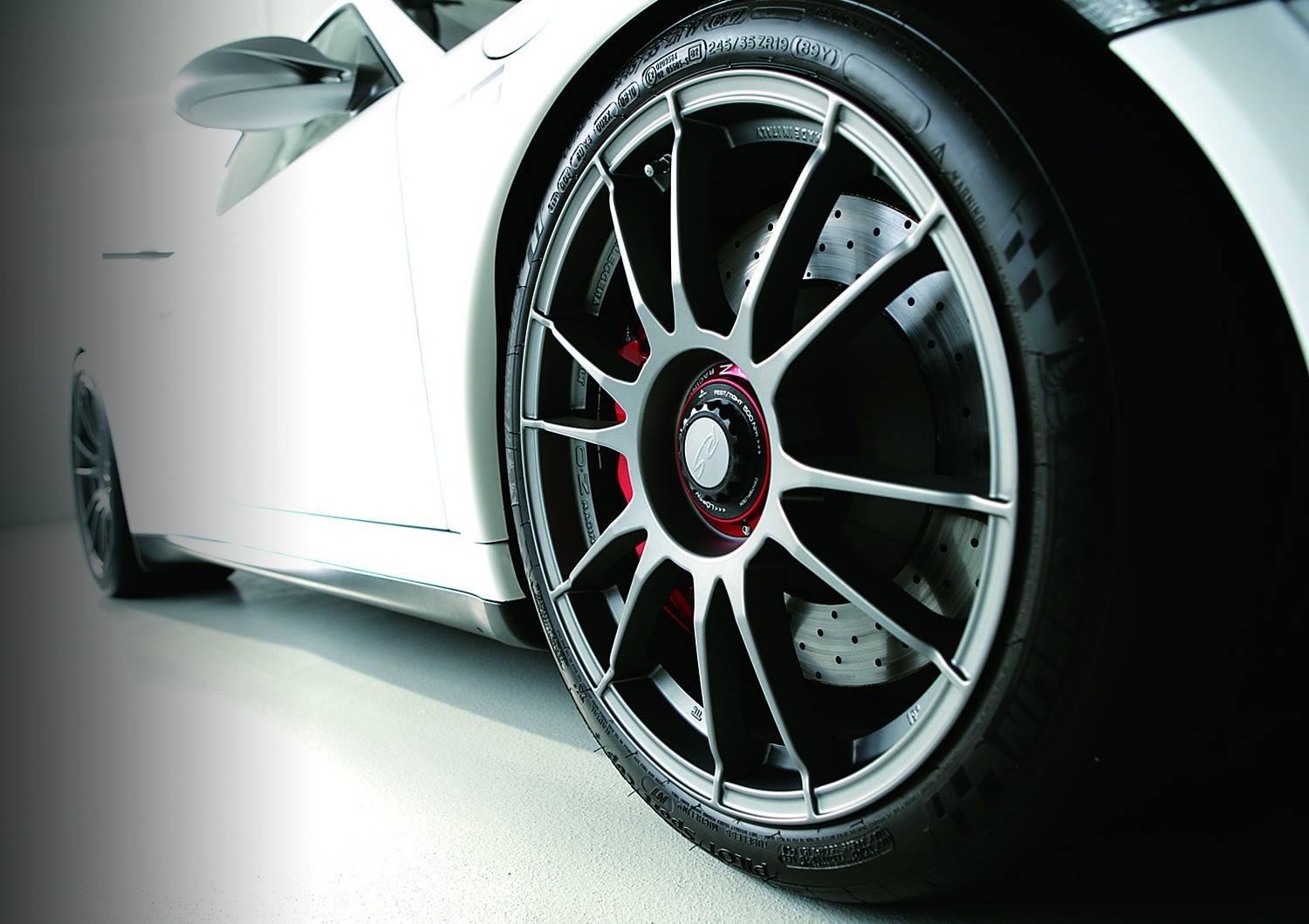 OZ - OZ Ultraleggera-HLT CENTER LOCK for Porsche 