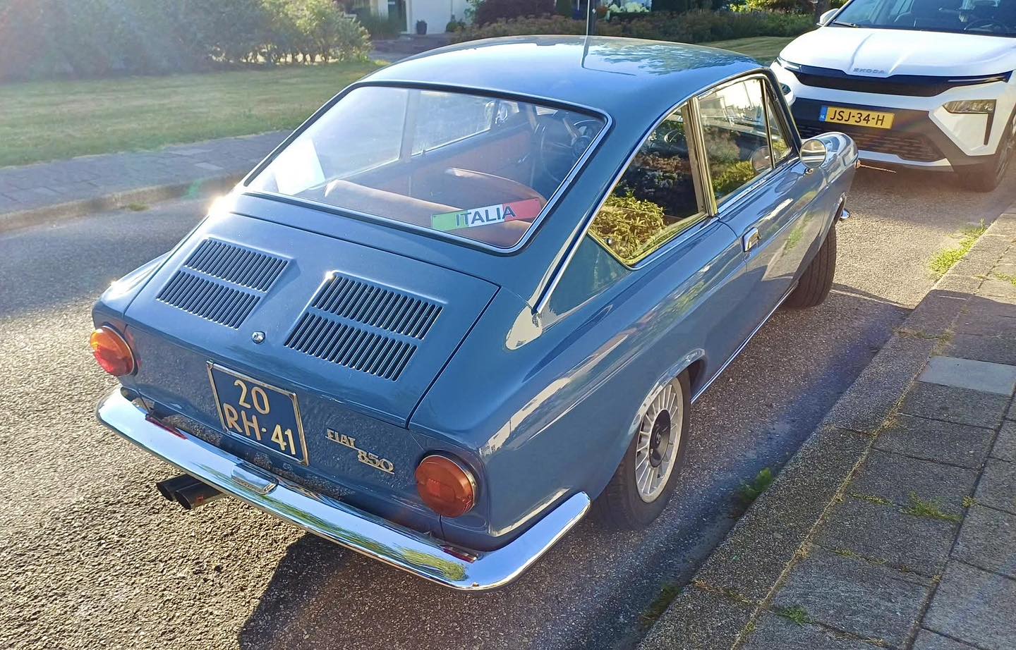 By the roadside Fiat 850 Sport Coupe Series 1