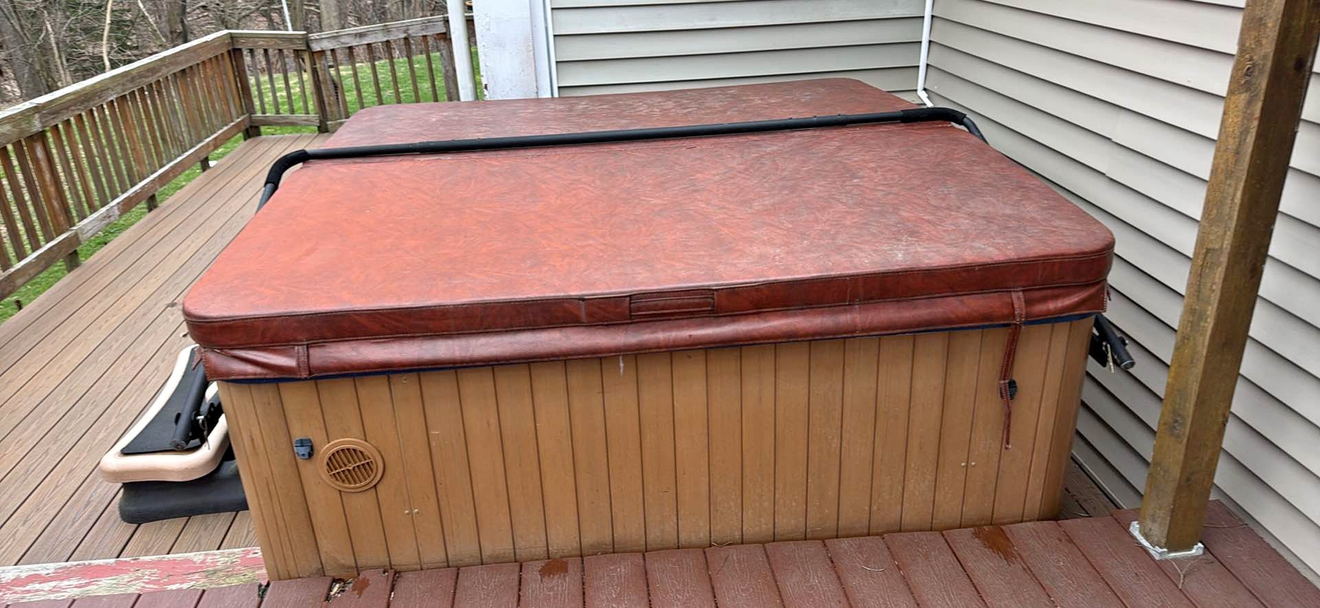 Used Hot Tub Covernull