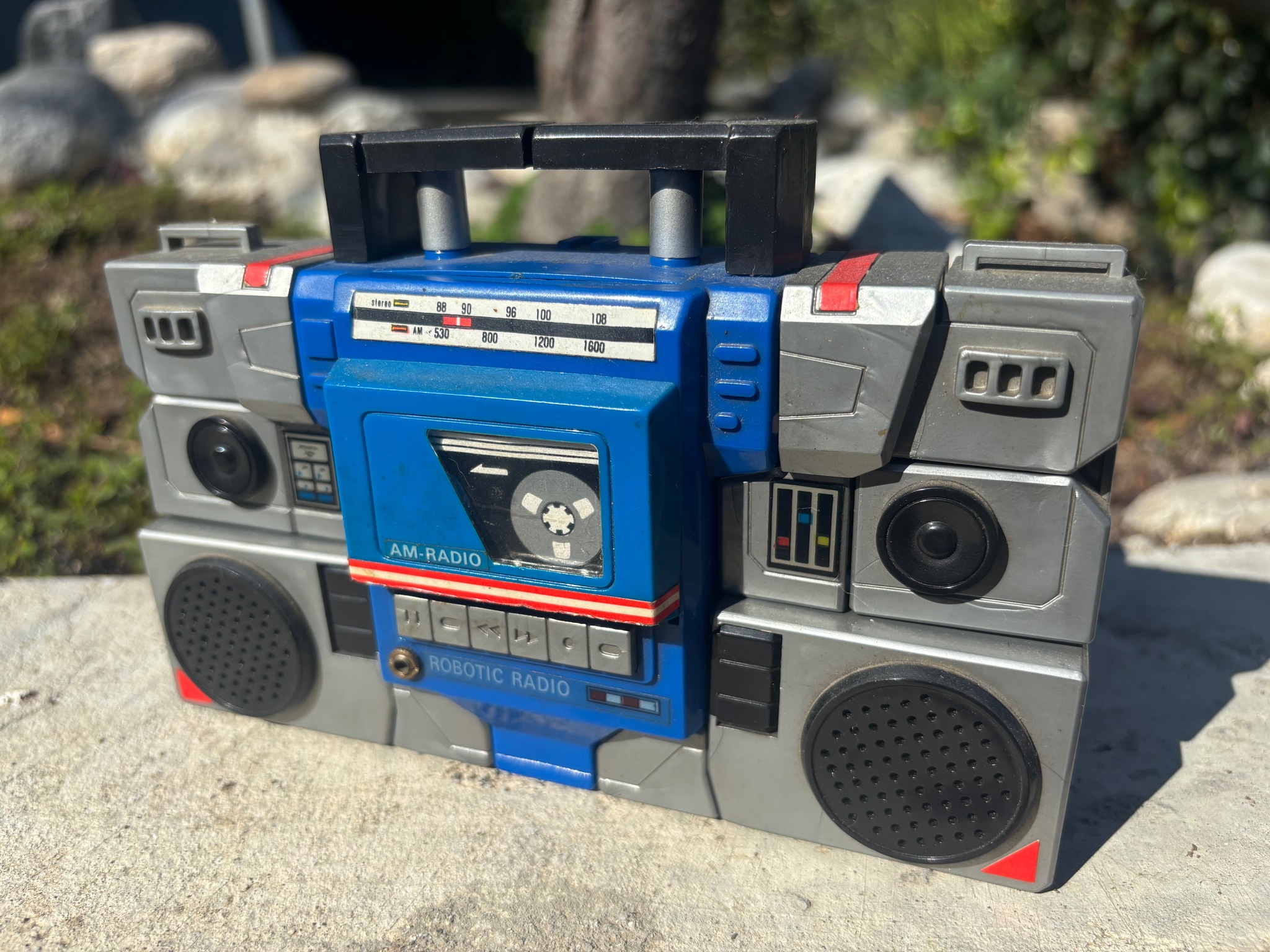 Tai Fong released 'Robotic Radio' in 1984. They would go on to