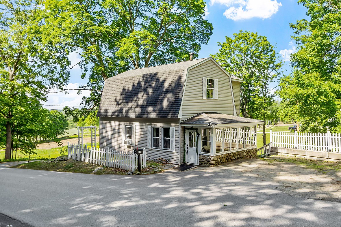 2 Beds 1 Bath House Property Rentals Hollis, New Hampshire