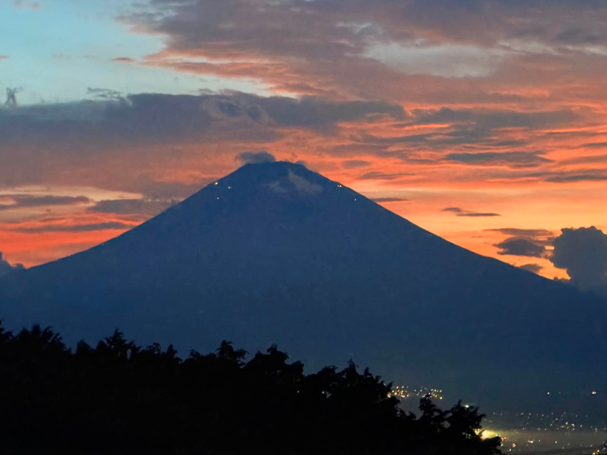 波平浪靜富士山 2926/5/9 晨
