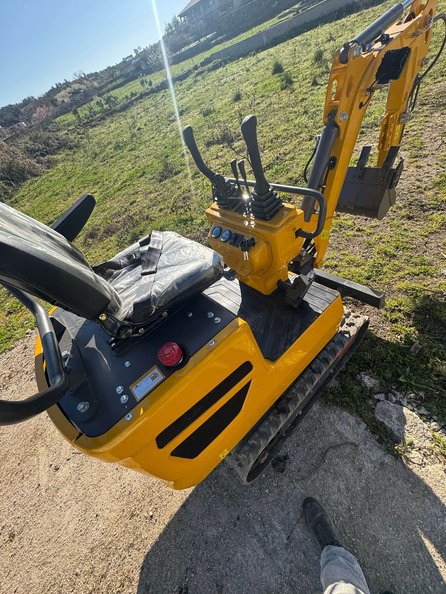 Mini Giratoria - Outdoor Power Equipment - Valpaços, Portugal ...