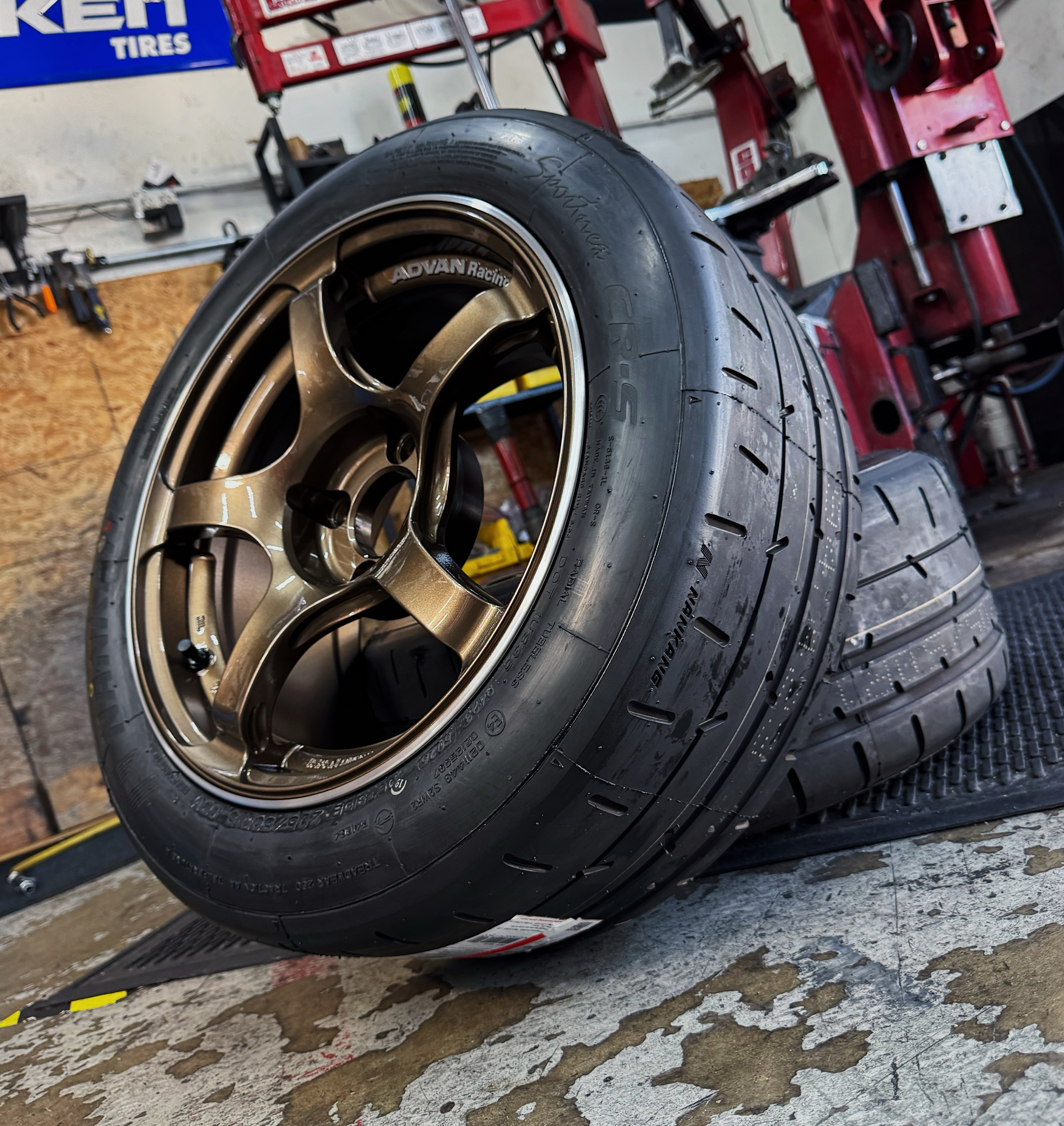 R Compound - 265/35/18 Falken Azenis RT615K+ on 18x9.5 Volk TE37SL