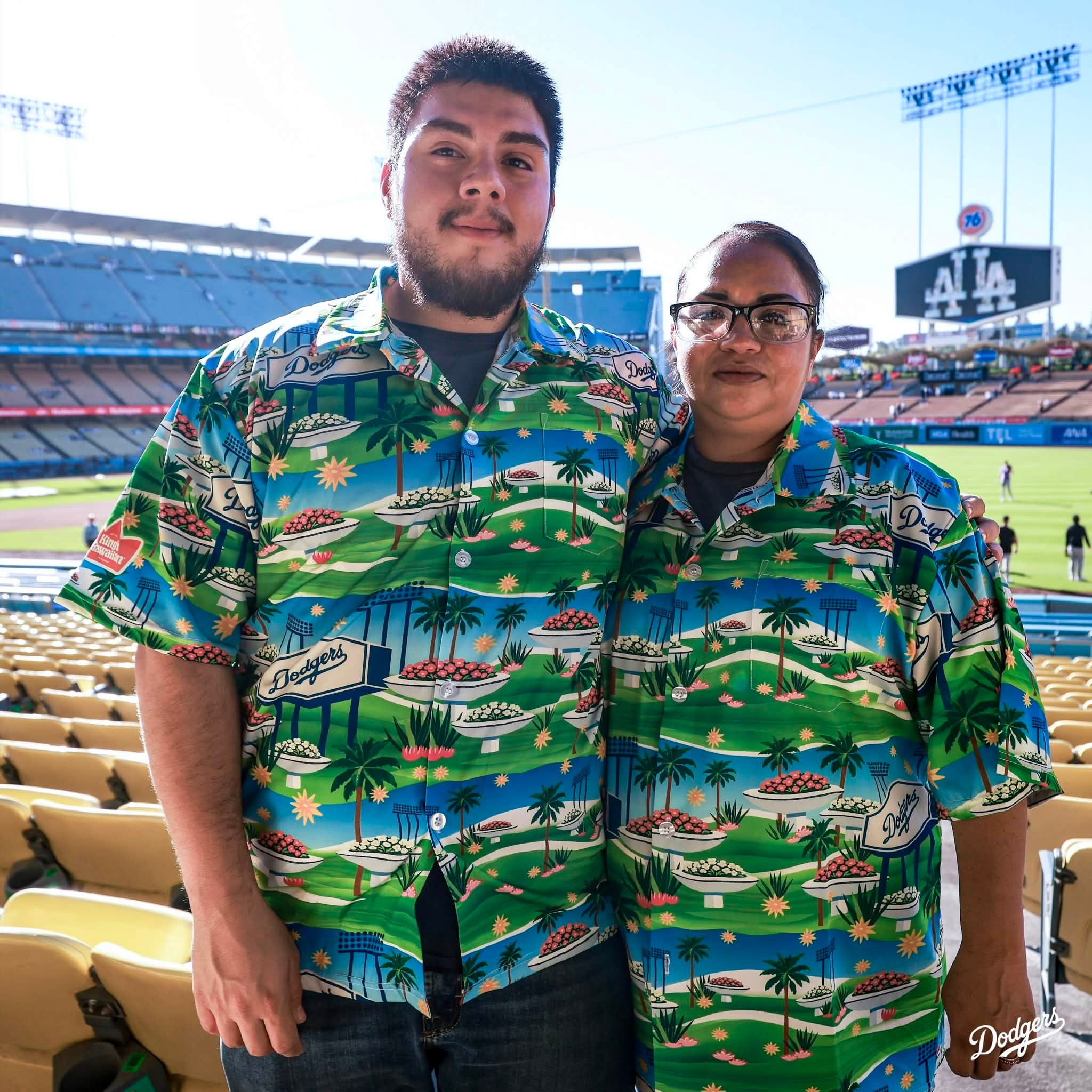 ドジャース　ハワイアンナイト　シャツ Look good, feel good. 🔥 It's Hawaiian Shirt Night presented by