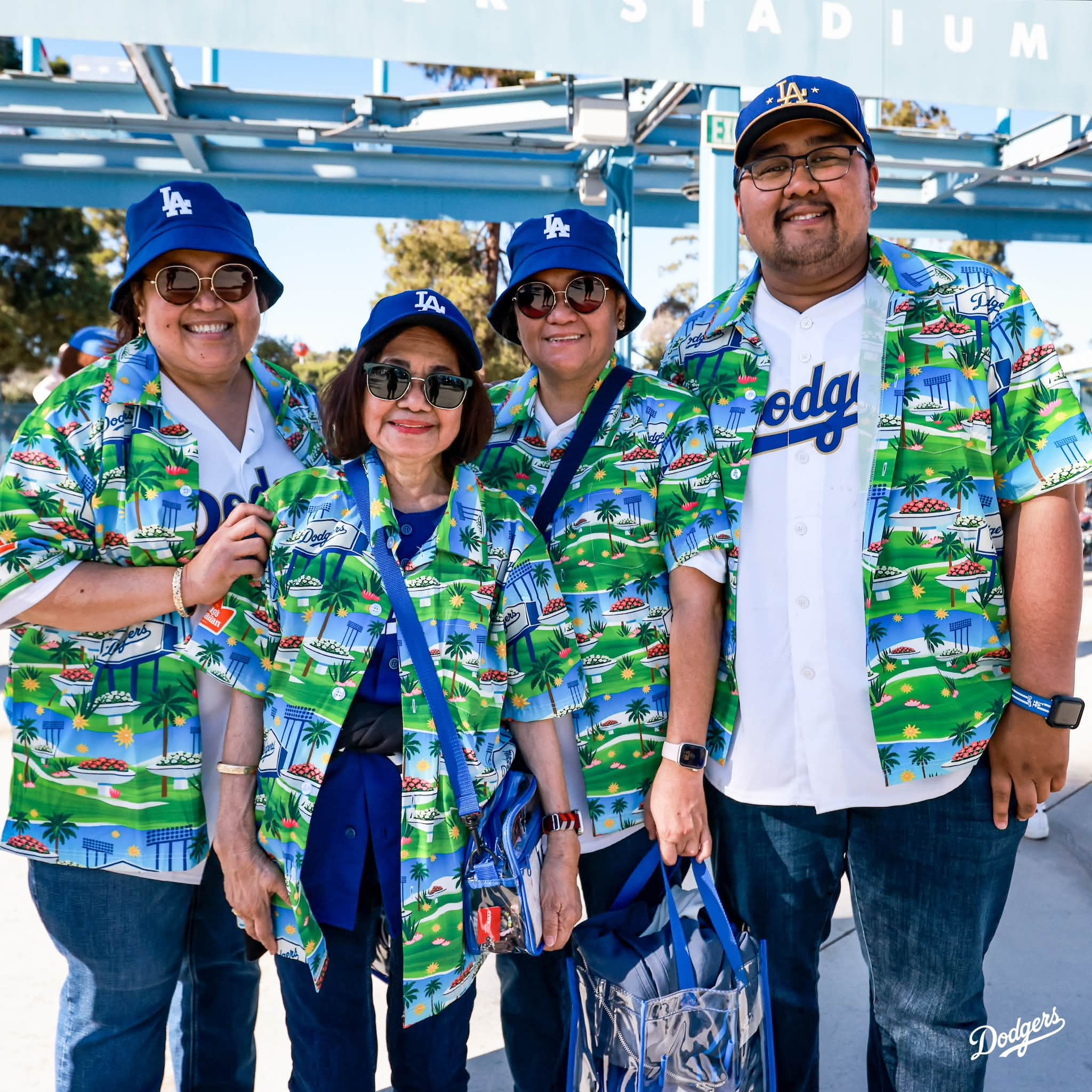 Look good, feel good. 🔥 It's Hawaiian Shirt Night presented by
