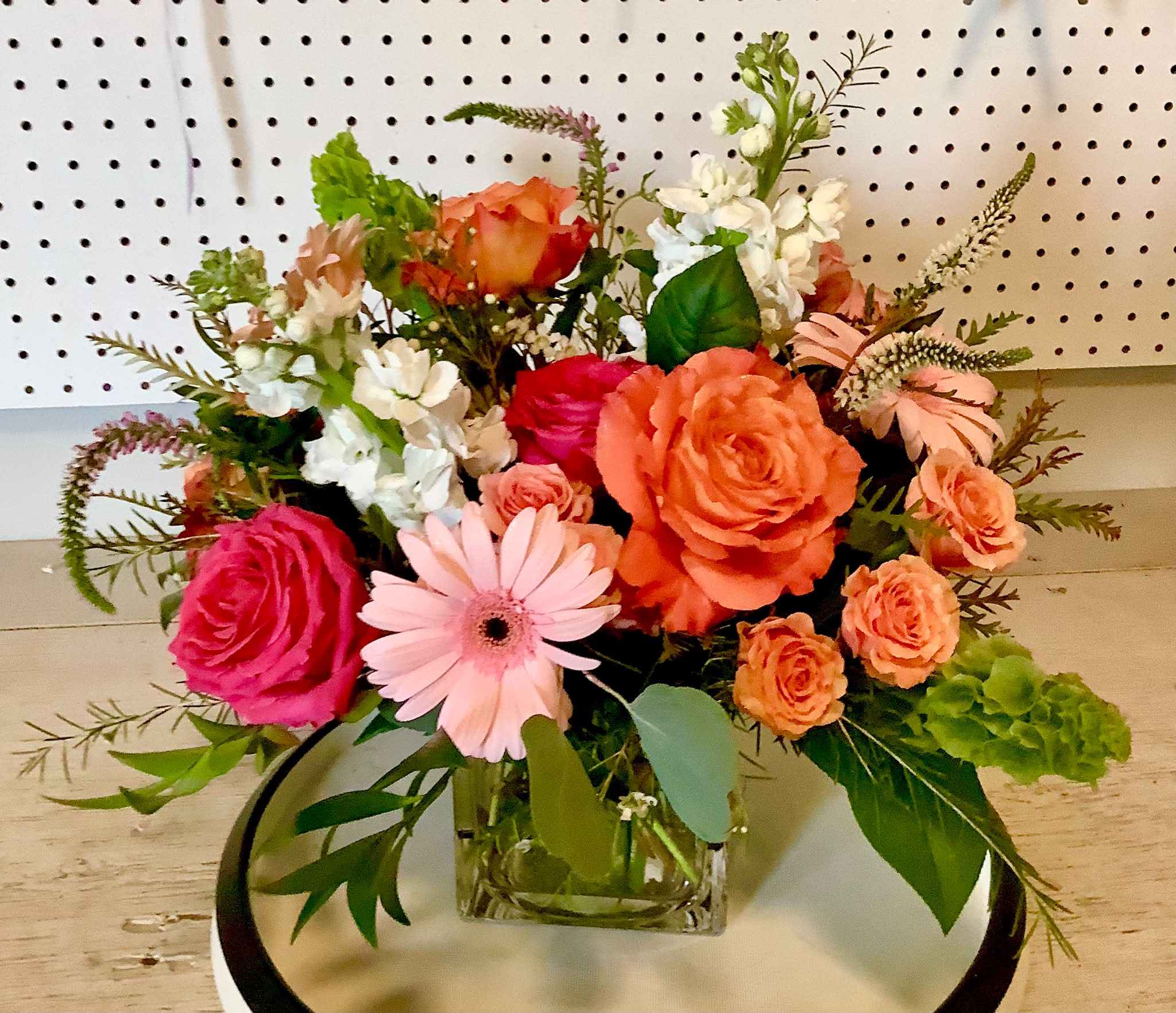 Old Bank Flowers & Greenery - Boutique de Fleurs | East Hampton CT