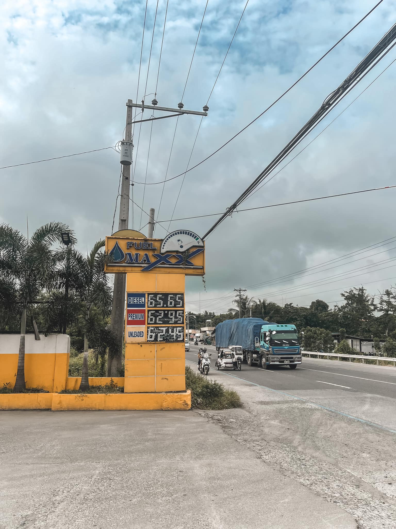 Fuelmaxx Jr. Gasoline Station | Reina Mercedes