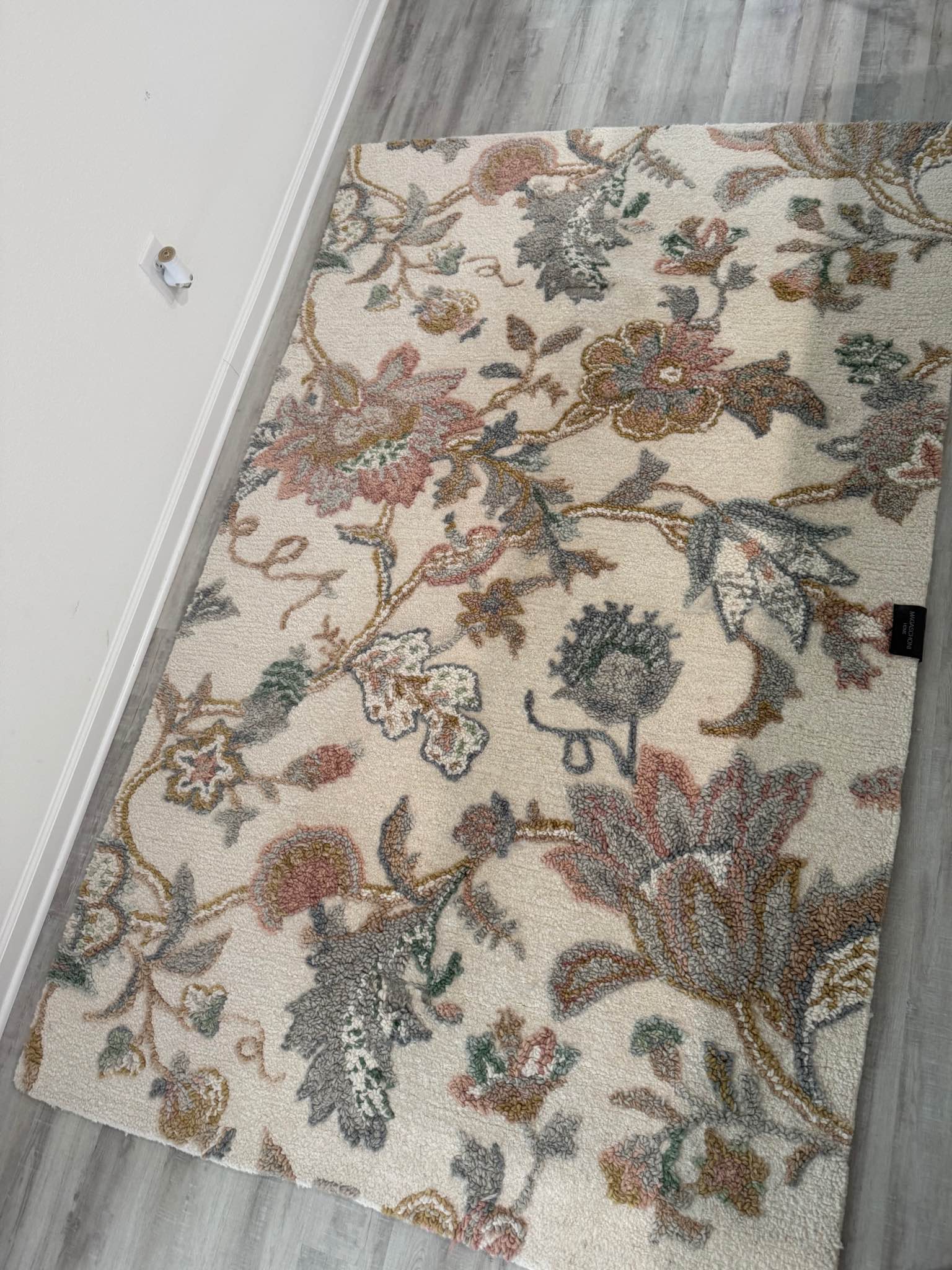 Magaschoni 5x8 rug - Area Rugs - Gardere, Louisiana | Facebook ...