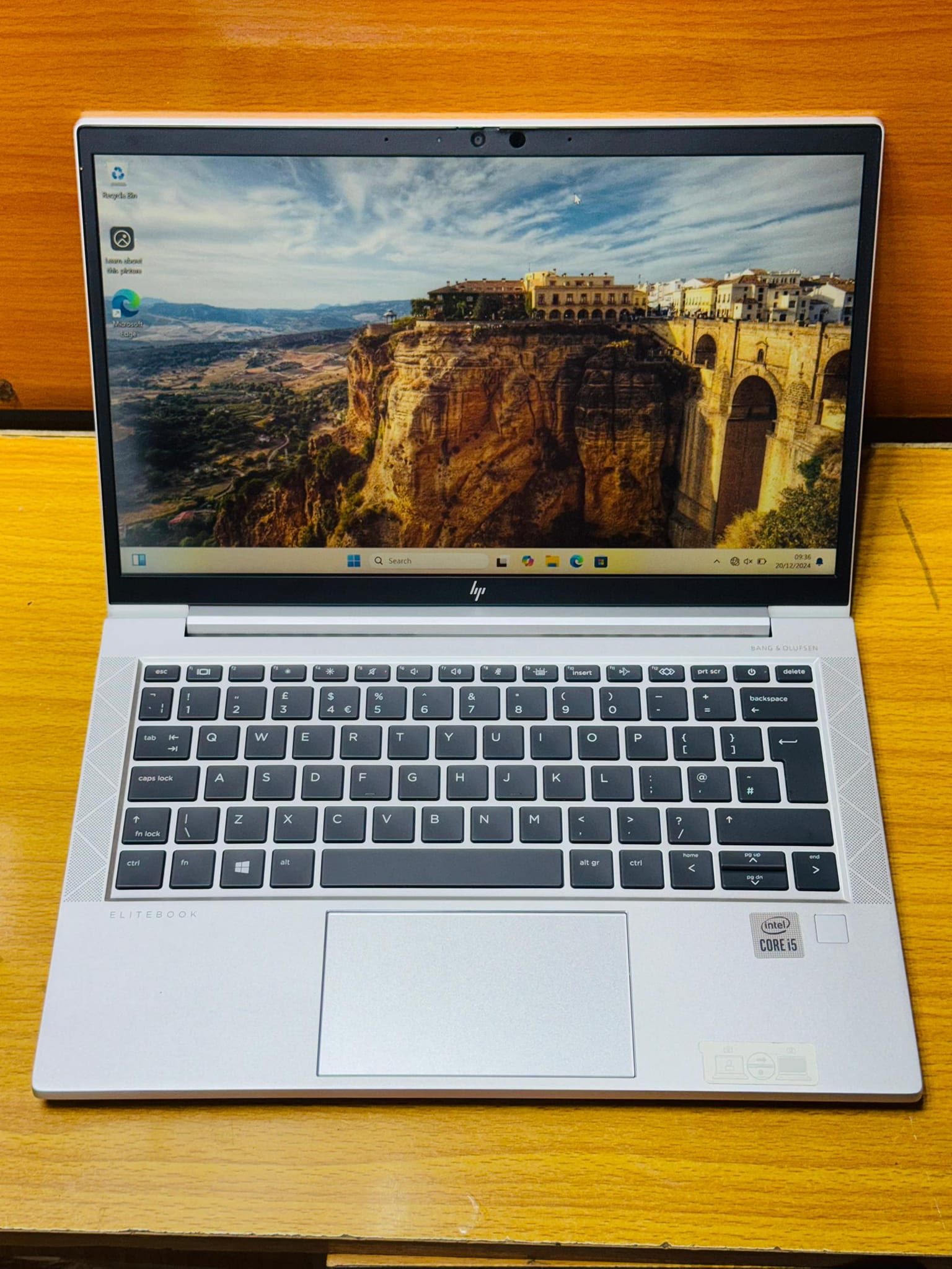 HP ELITEBOOK 830 G7 256gb ssd 8gb ram Core i5 10th. Gen FHD 