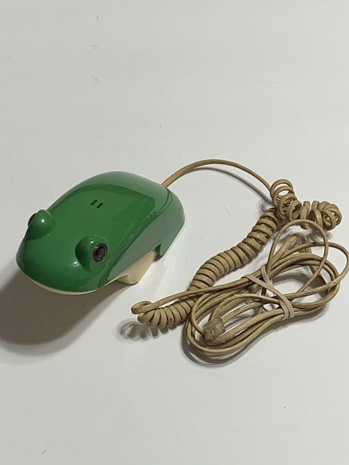 Vintage frog phone from the 1980s