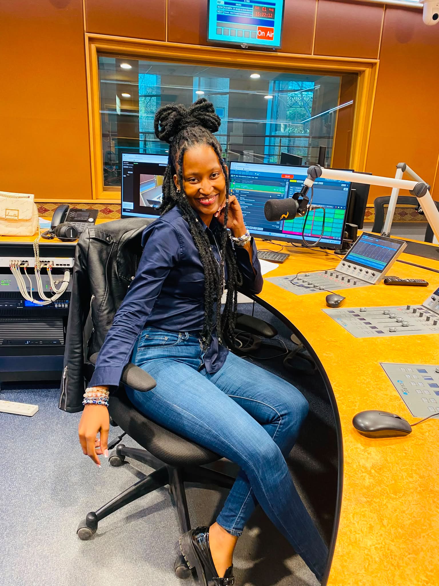 Let's countdown the biggest 30 hits right now mo Botswana with