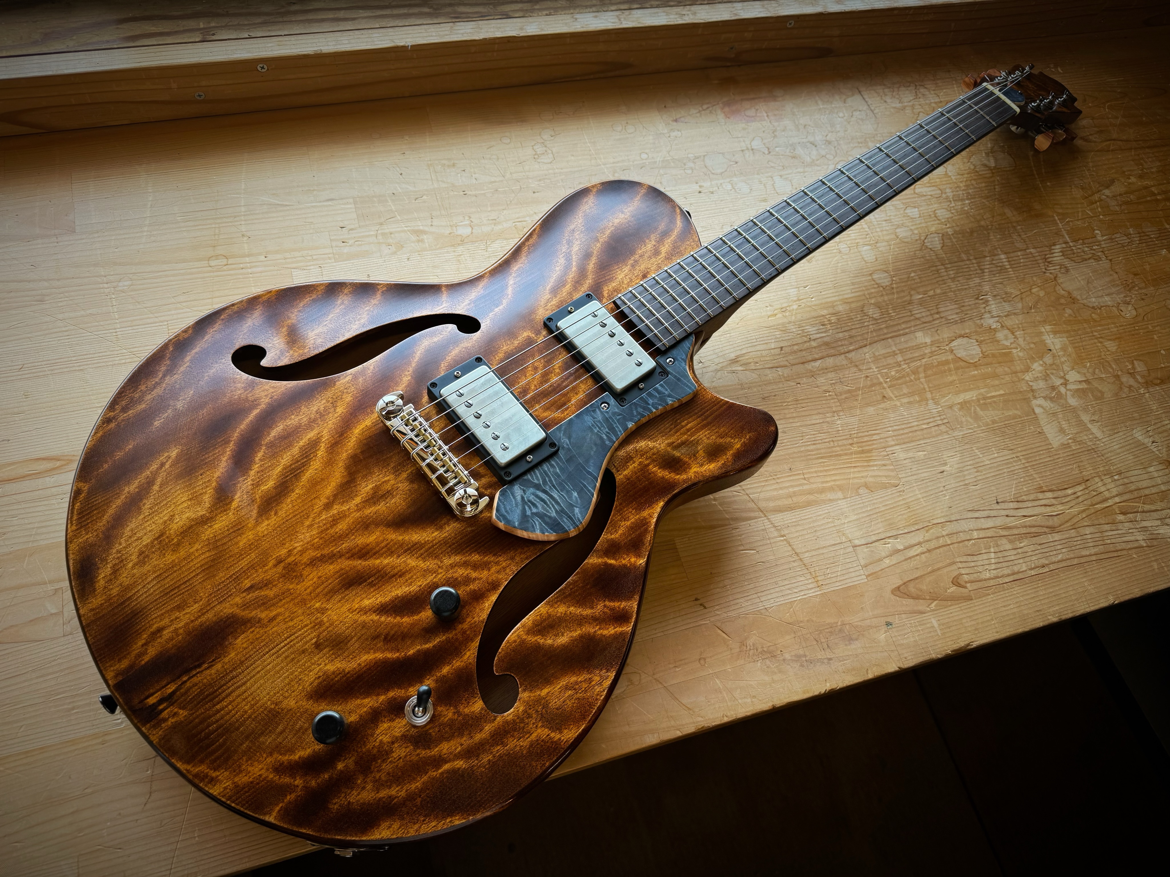 Nishgaki Guitars