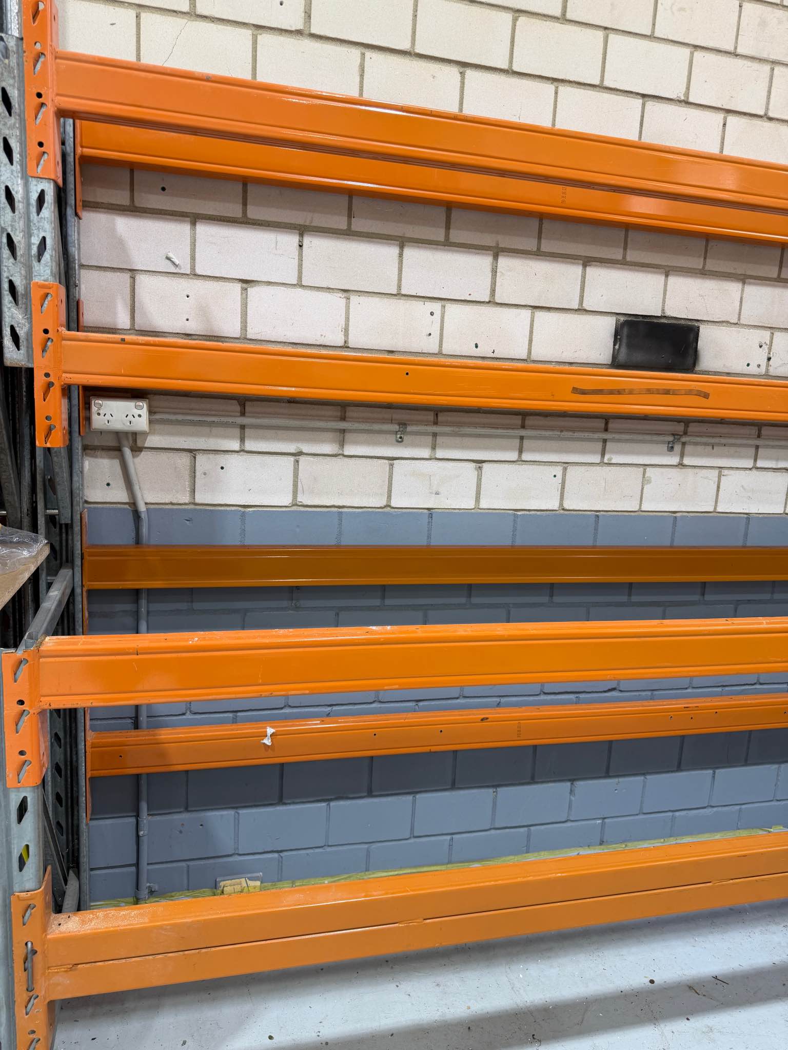 Pallet wracking side workbench - Ladders & Scaffolding - Sydney ...