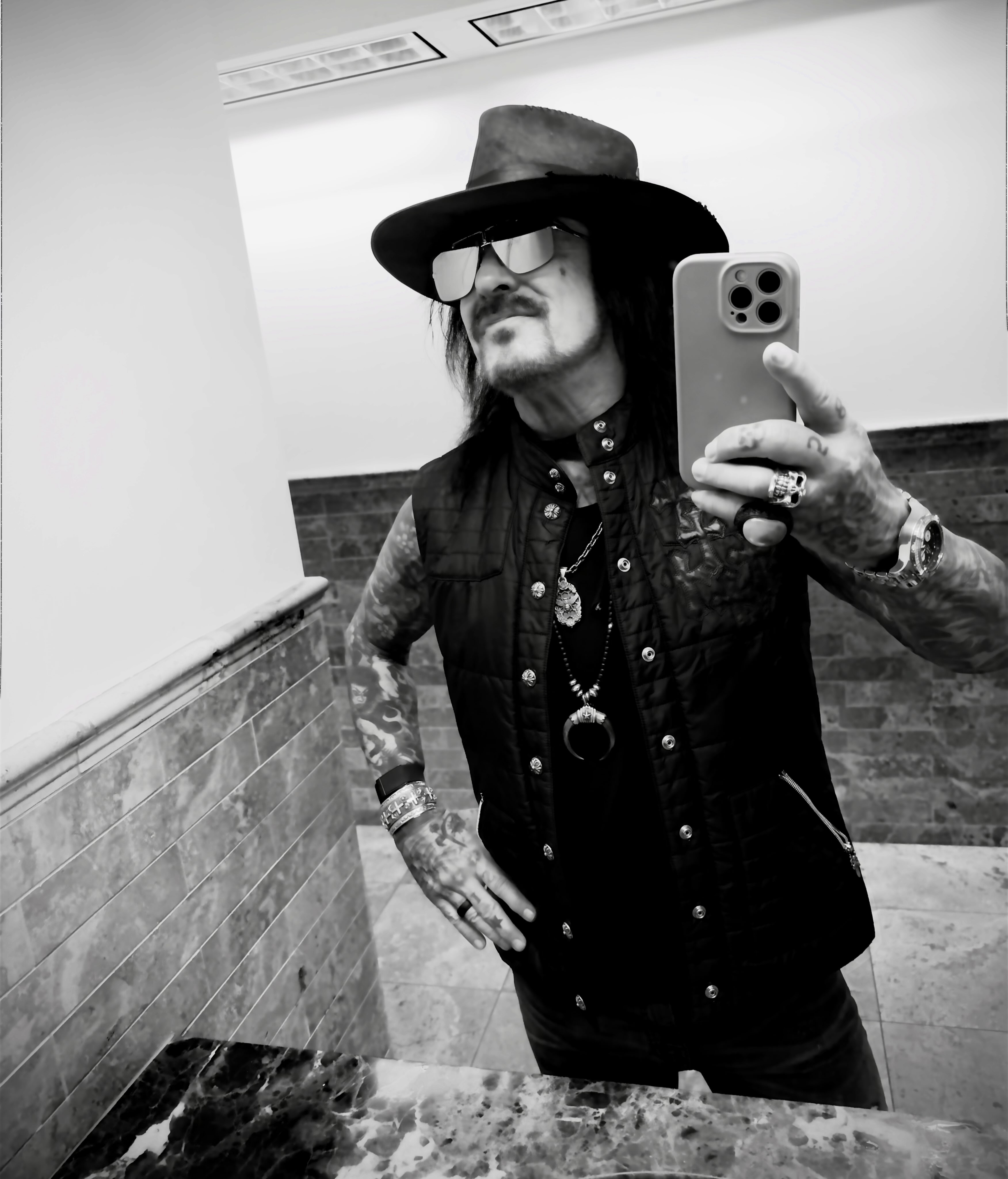 ニッキー Nikki Sixx (@nikkisixxofficial) • Facebook
