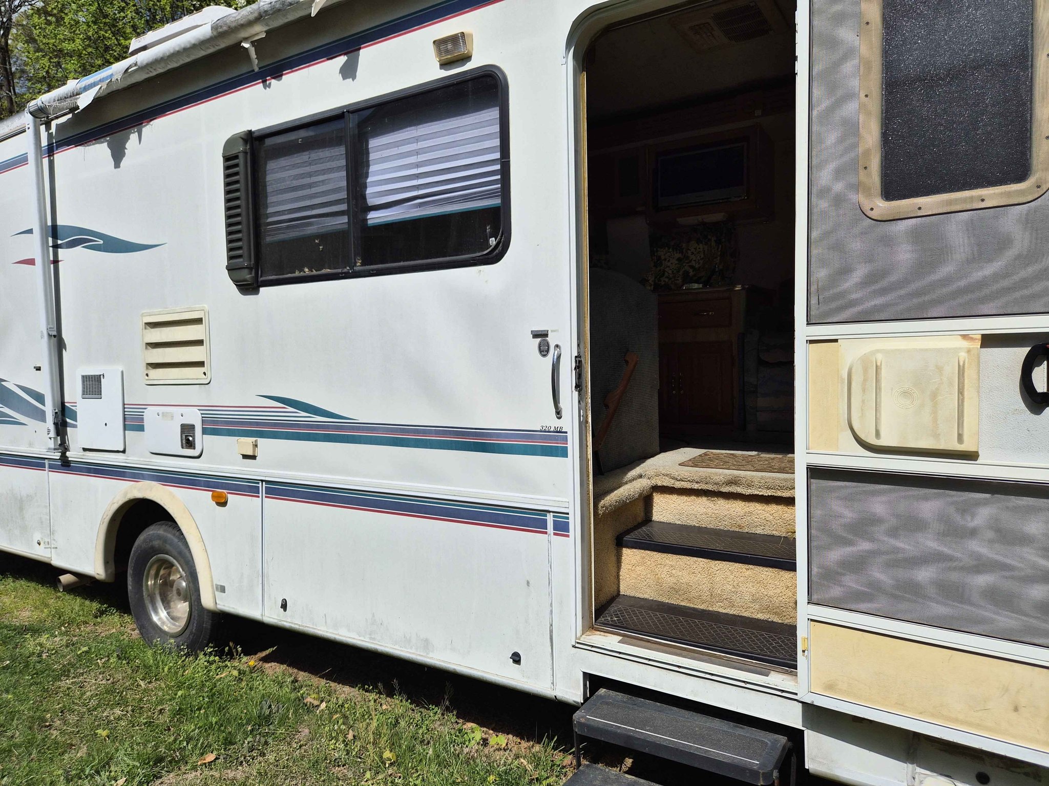 1997 32' Coachman Motorhome - RVs & Campers - Reedy Creek, North ...