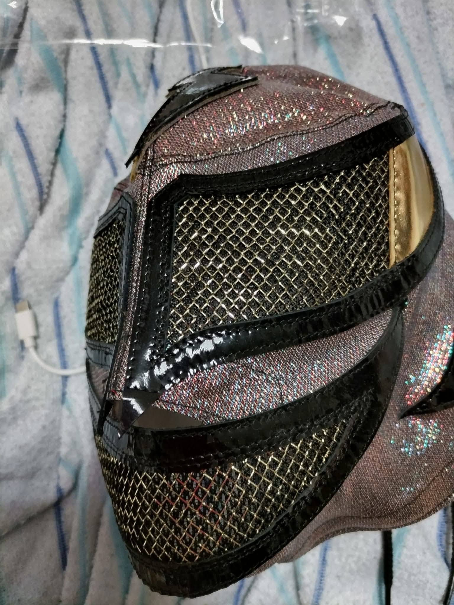 スーパーストロングマシン　玉虫ラメ　プロレス　マスク スーパーストロングマシン引退試合玉虫ラメバージョンマスクです