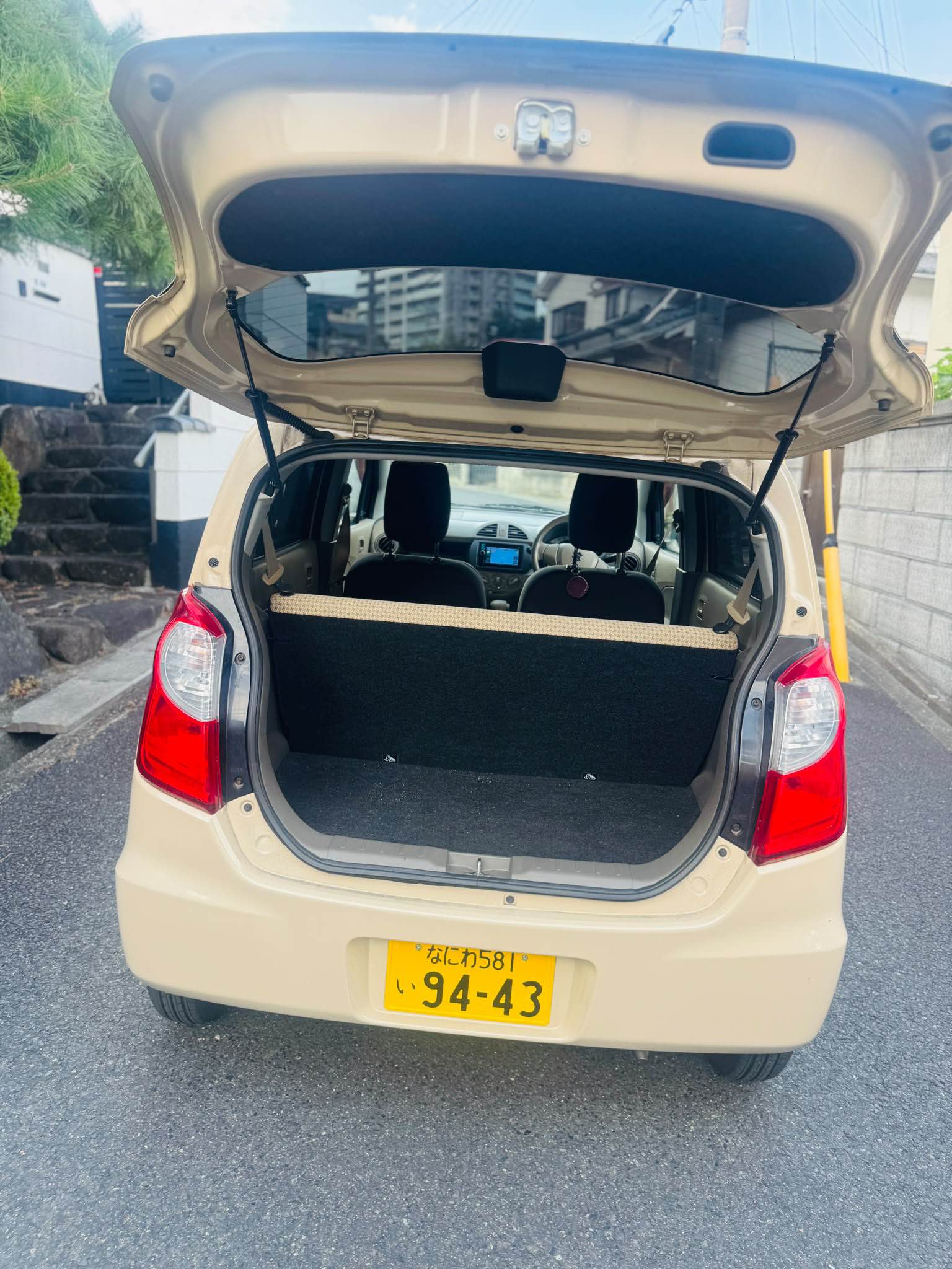 平成25年 スズキ アルト F｜ETC・ナビ付き｜97,269km｜AT｜2WD 年式