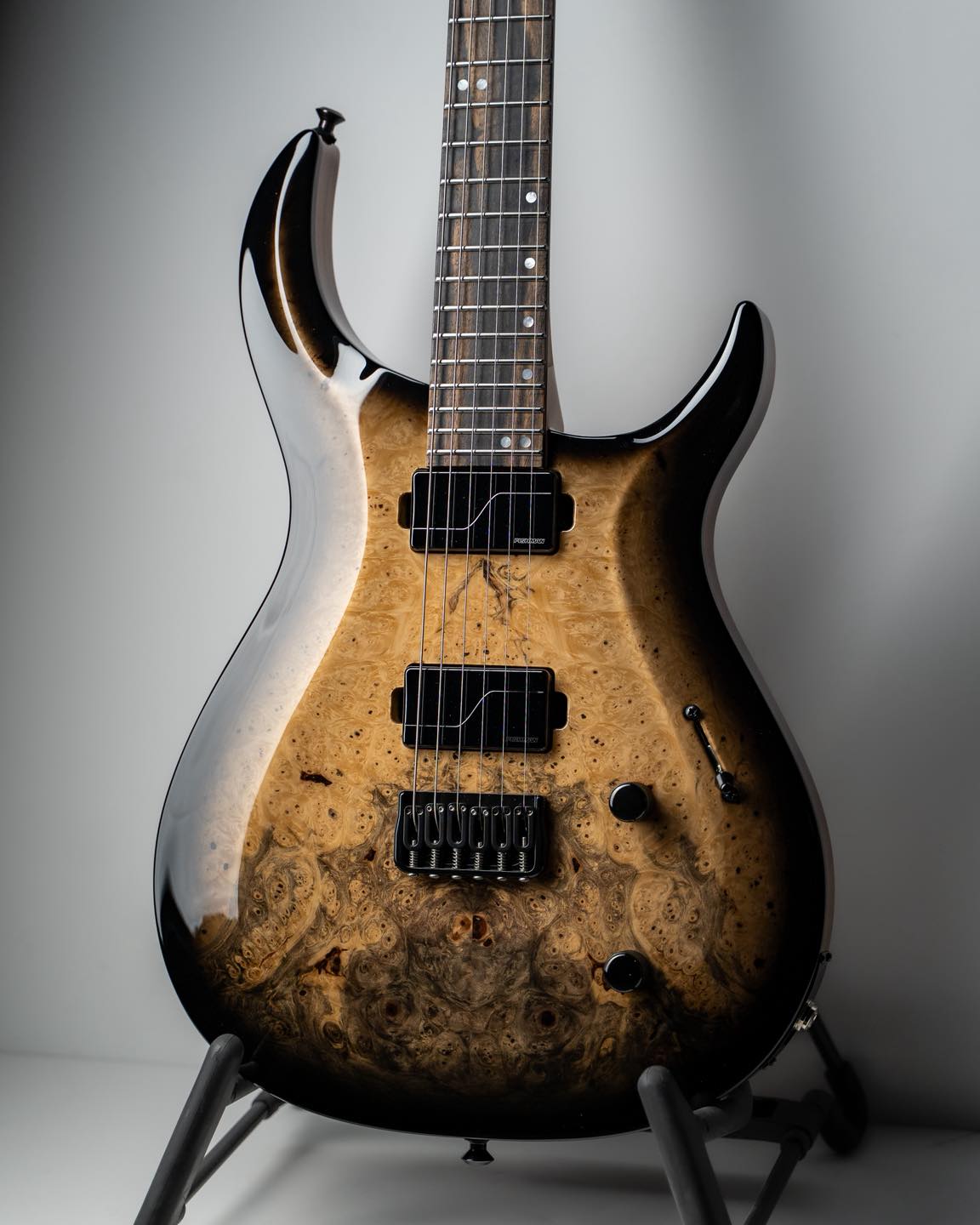 Kiesel - Such a classy satin white Delos 7 string. 💎