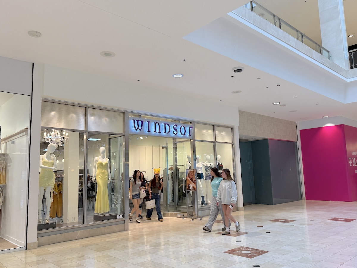 windsor dress store closes at Westfield Montgomery Mall windsorstore dresses Opulessa Elegant White Summer Condition-New Size:M2