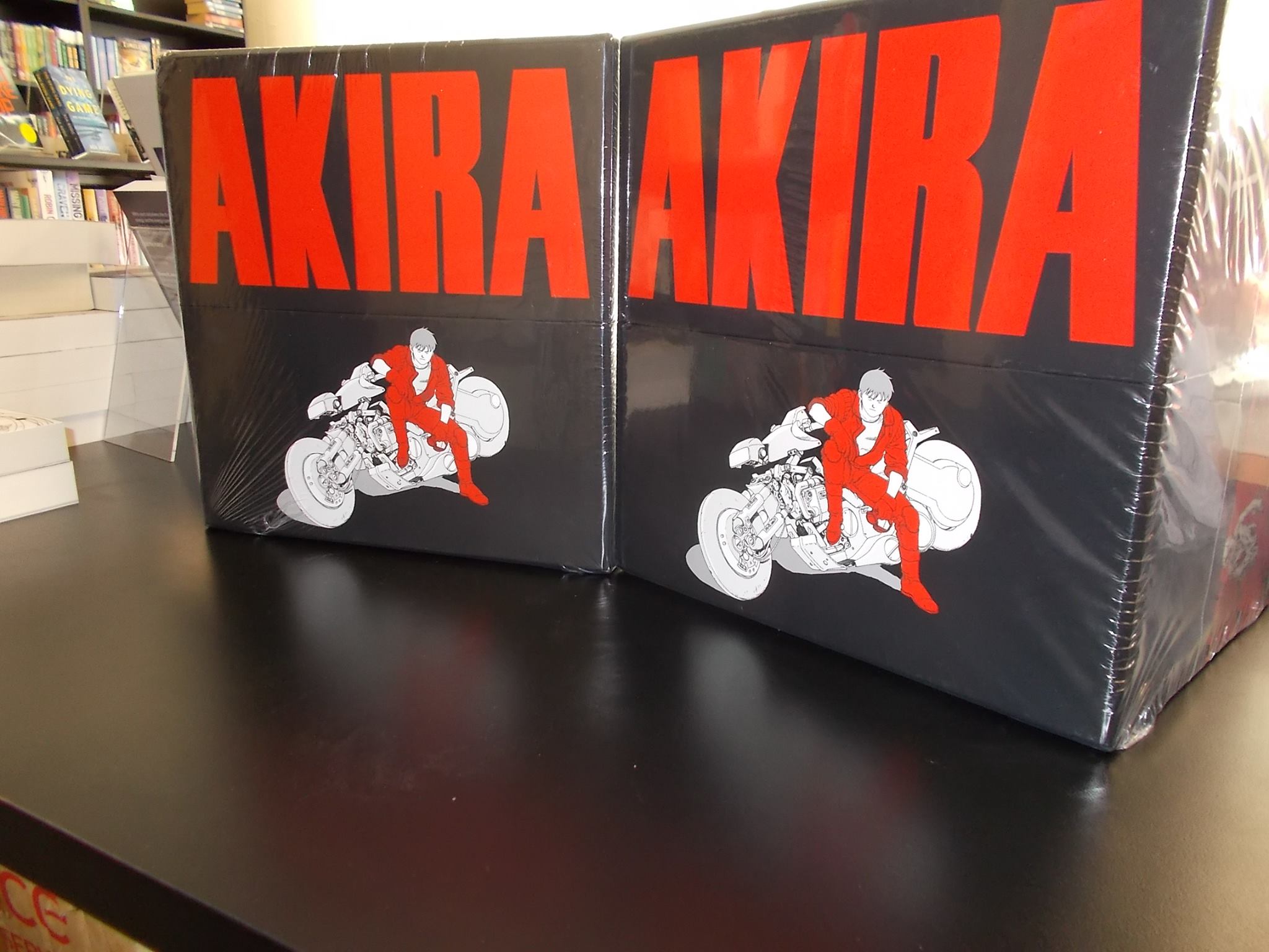 AKIRA BOX SET! IT'S HERE! IT'S AWESOME! You know you need this! :)
