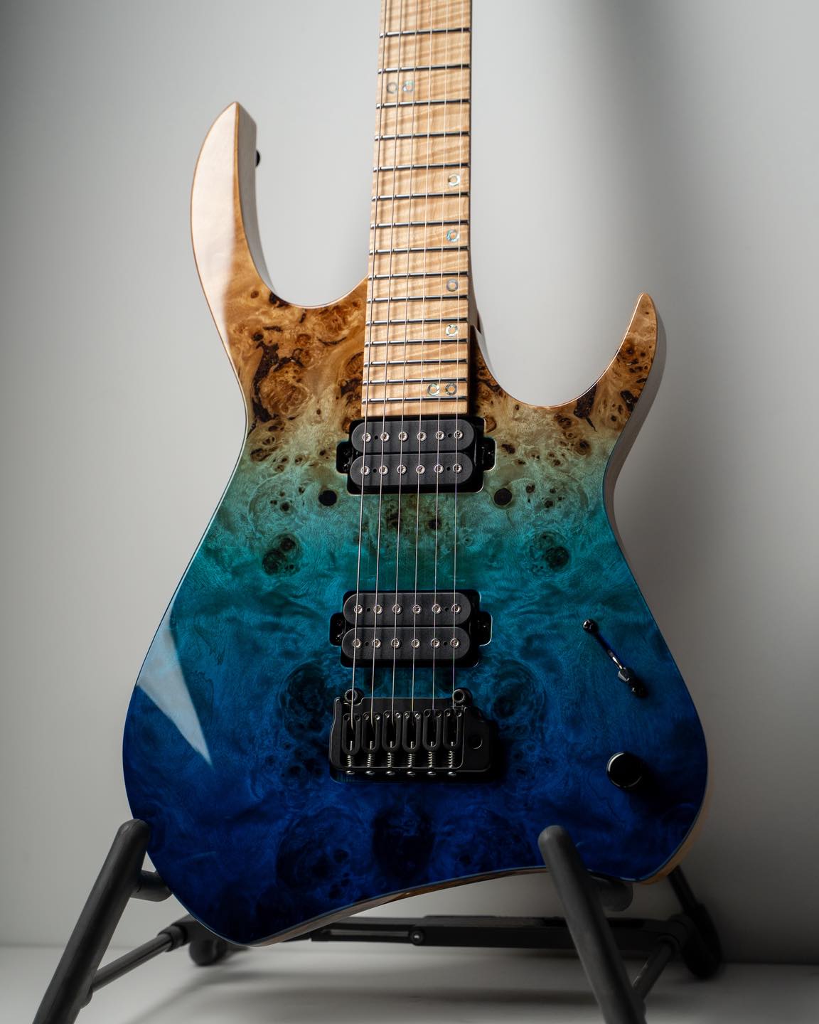 Kiesel DC600 Lefthanded　レフティ Kiesel - DC600 (Lefty) in vintage yellow cali-burst over flamed