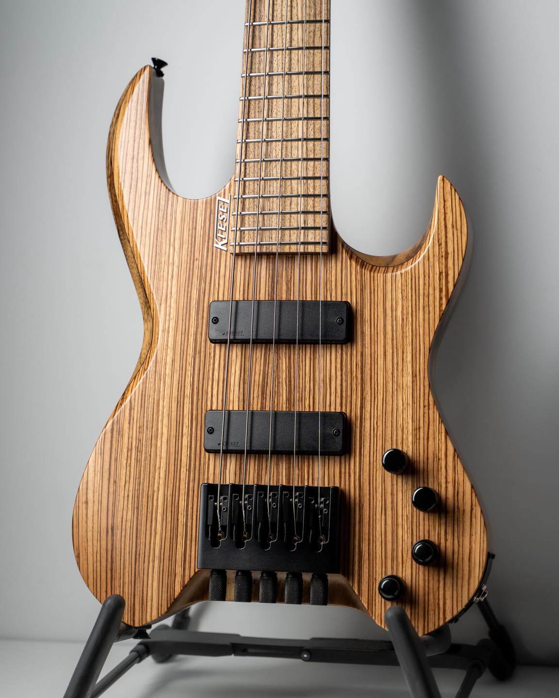 Kiesel - DC600 (Lefty) in vintage yellow cali-burst over flamed