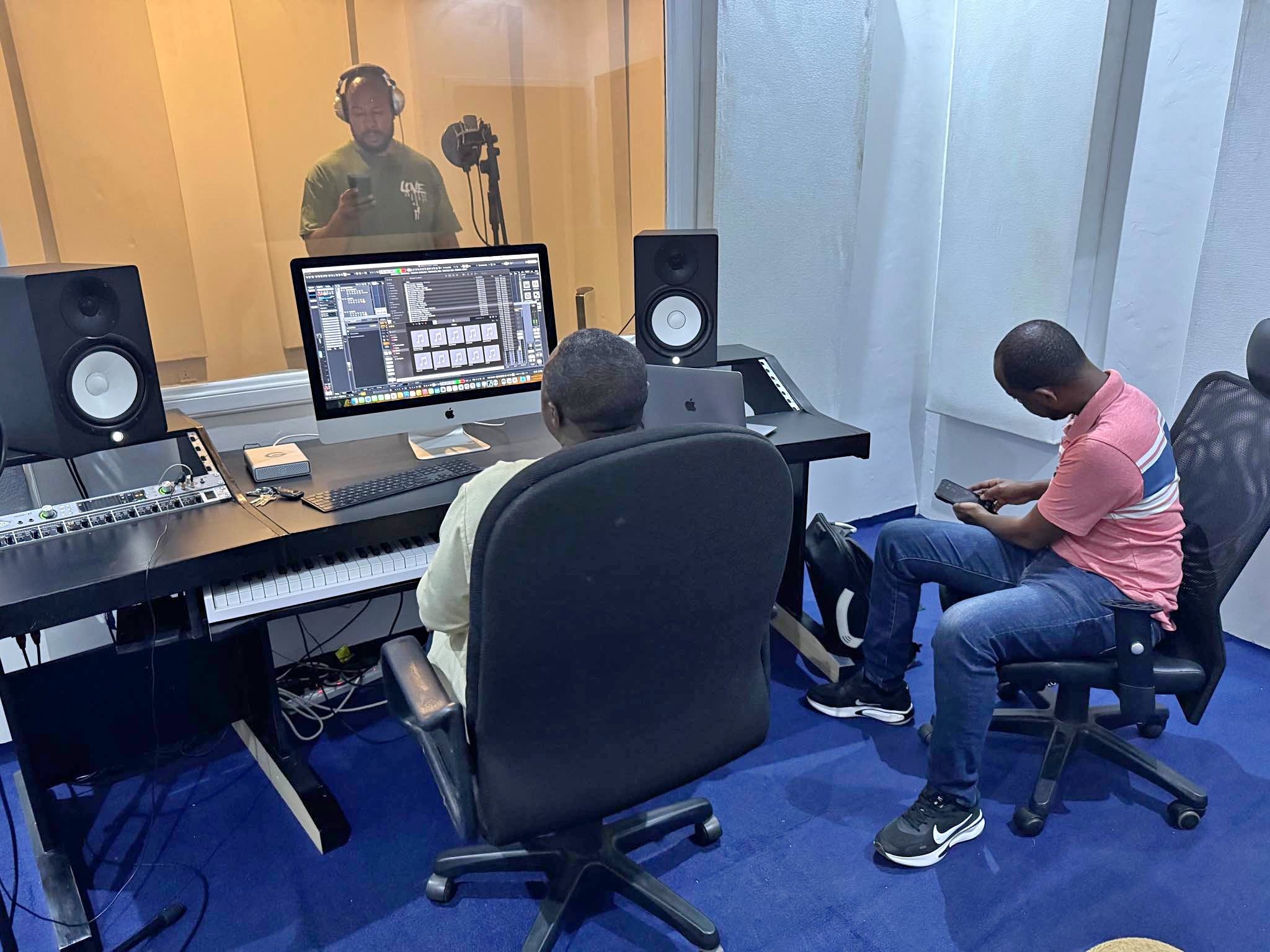 Recording Studio available for sale or Rent - Pro Audio Equipment ...
