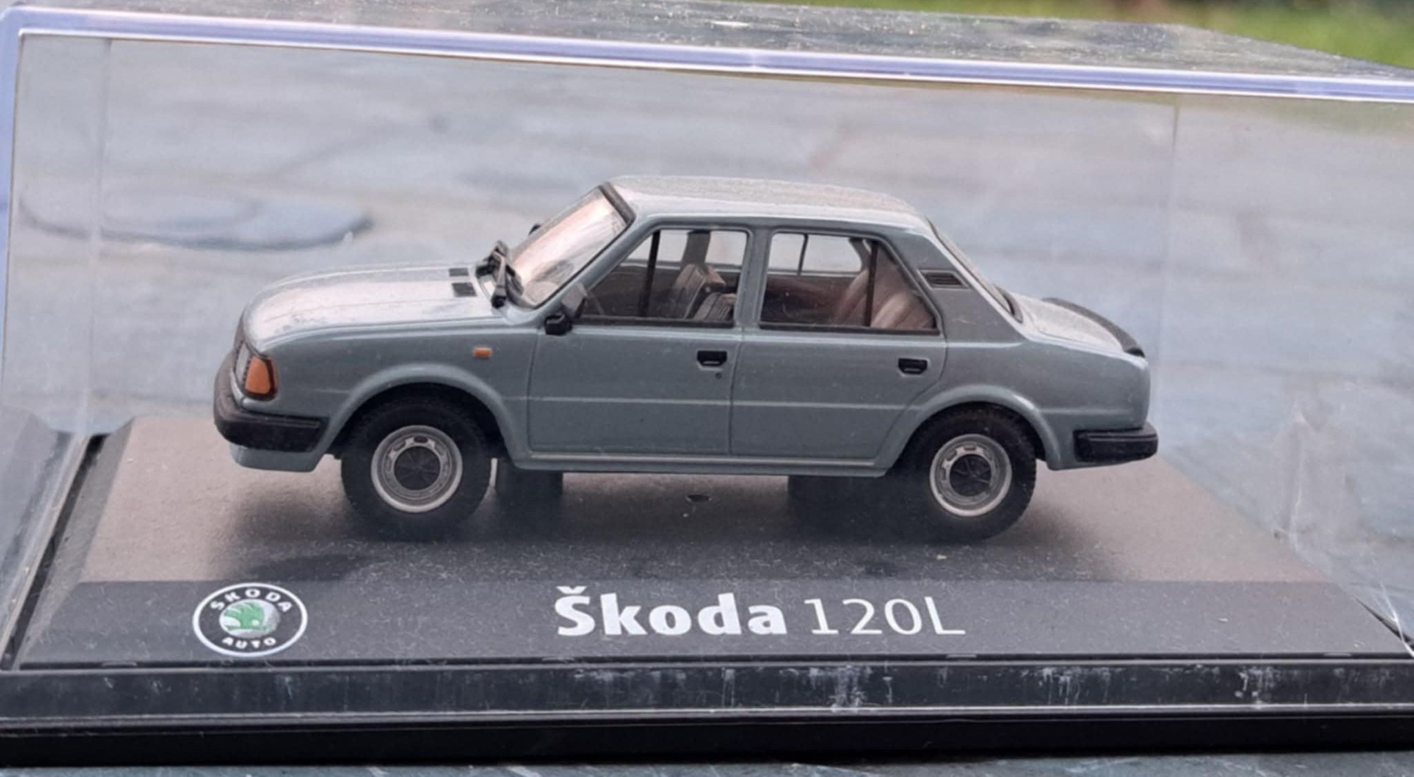 1:72 Skoda 120L model car by ABREX - simply small cars #skoda
