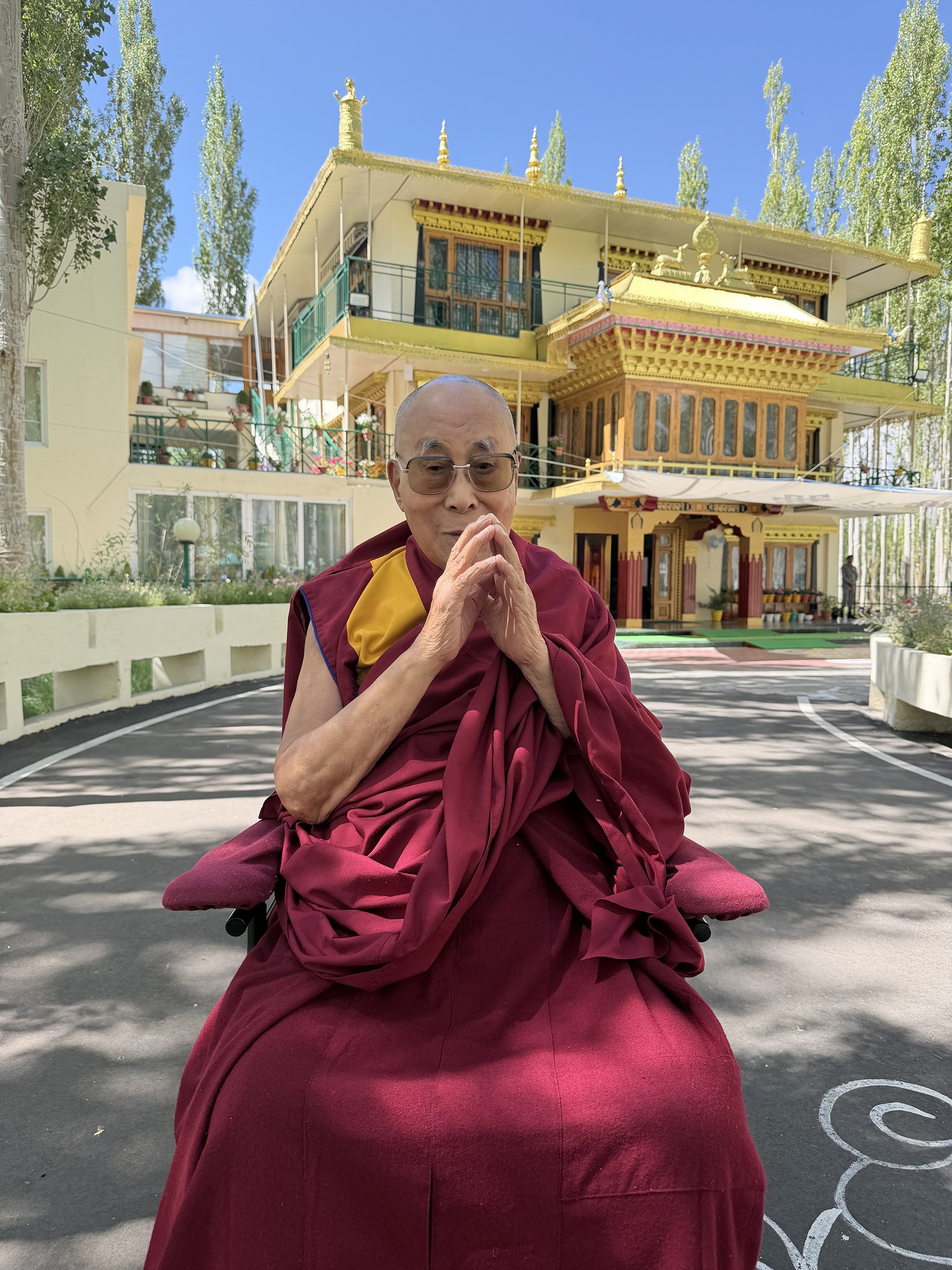 Dalai Lama (@DalaiLama) • Facebook
