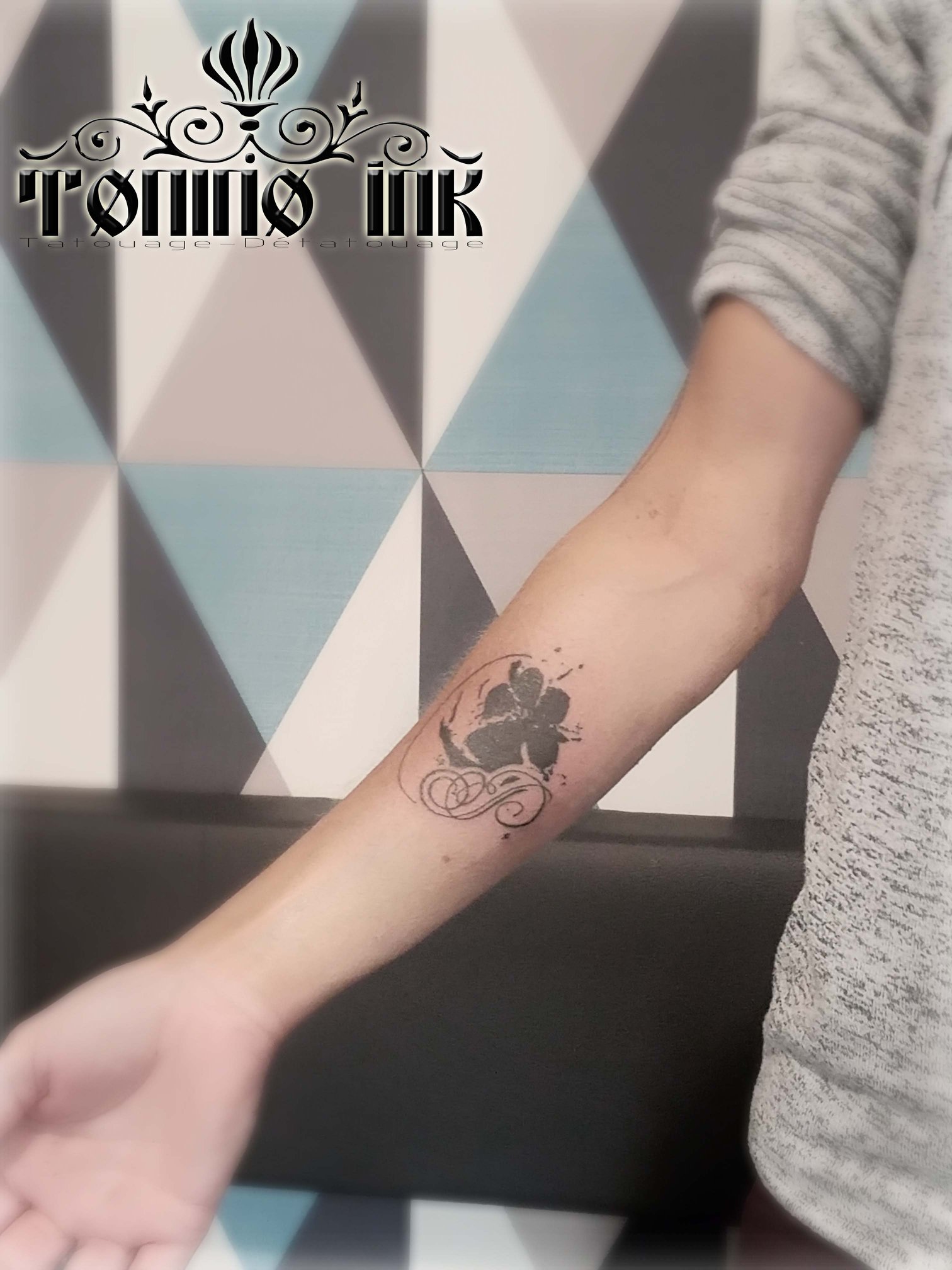 Tatouage Patte De Chien Femme