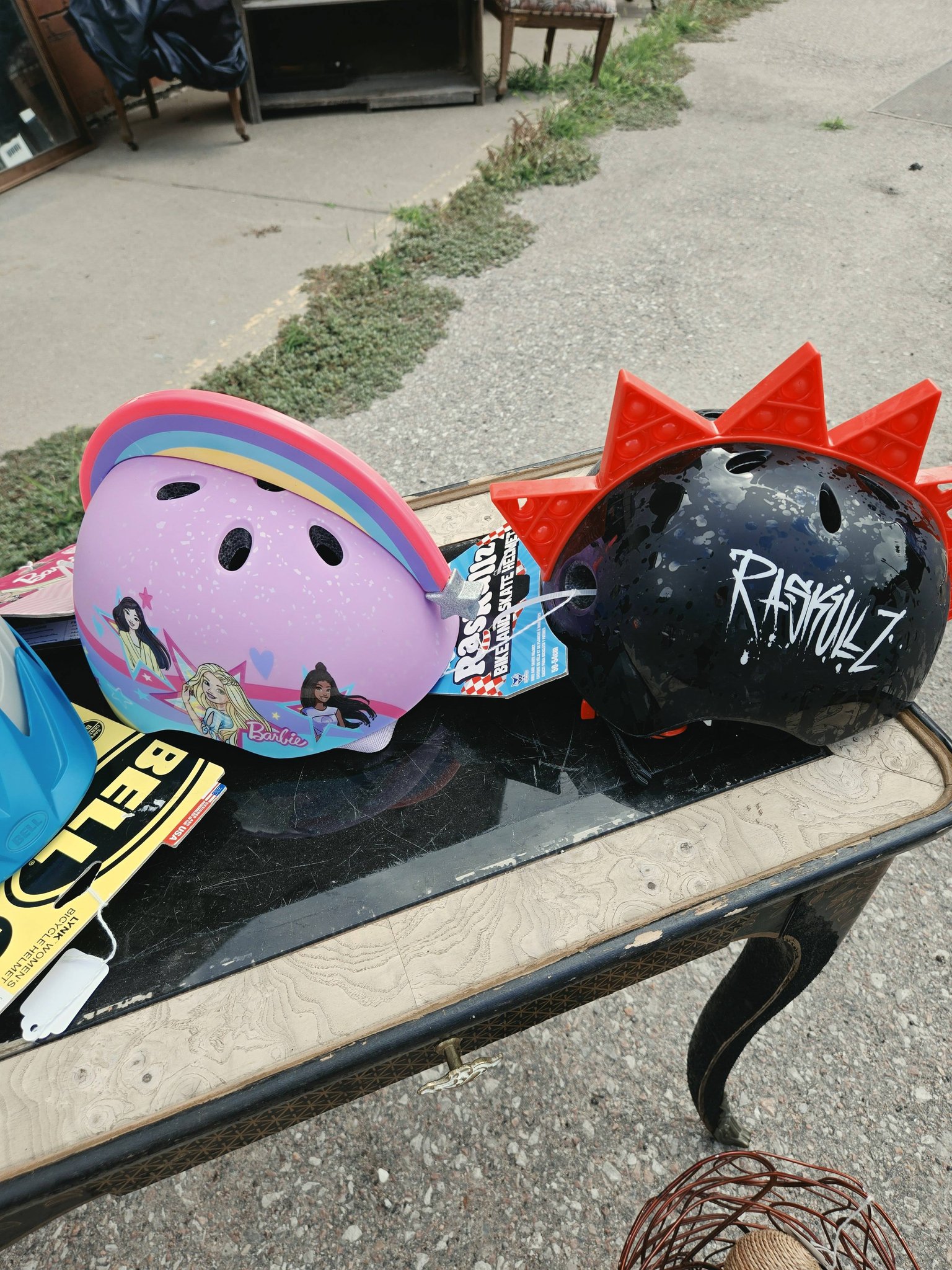 barbie helmet with bell Children's Full Face Motorcycle Helmet, Pink Design Kids UAE HINGE Technology and LUXE Sister's furniture and more... -