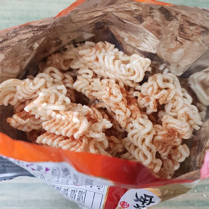 농심 (Nongshim) - 생라면~ 섞? vs 찍? #안성탕면 #농심