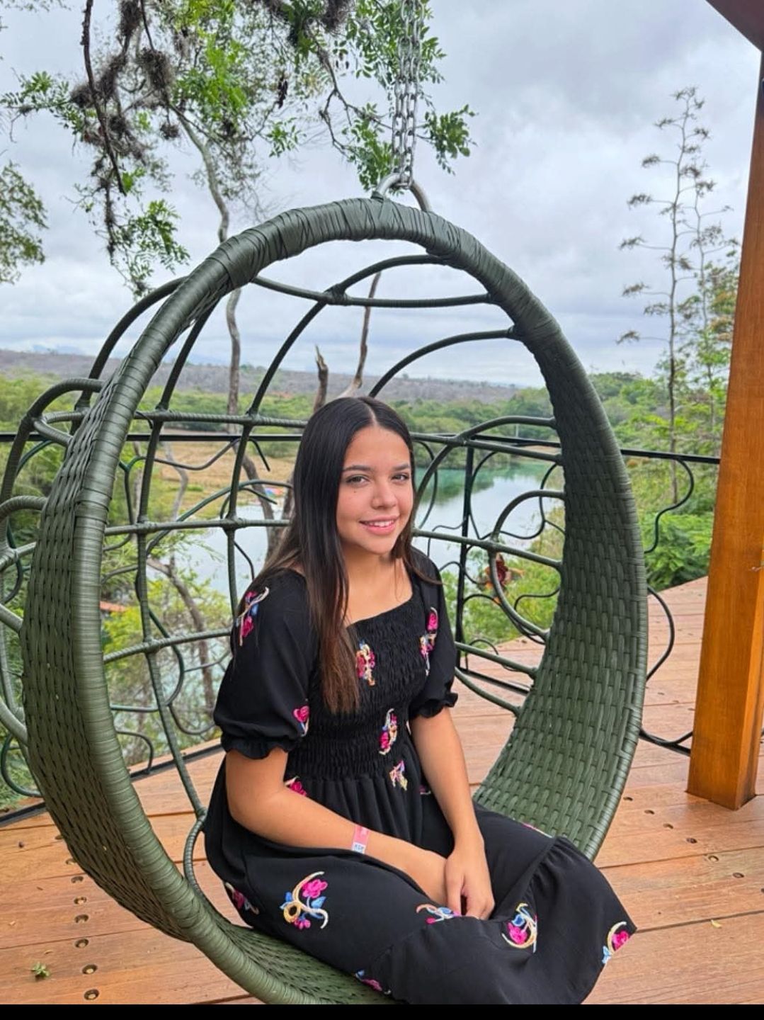RAYNE ALMEIDA Facebook