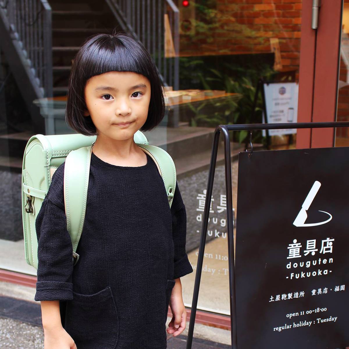 新色のピスタチオグリーンがとってもお似合いのことちゃん。 WEBでご 