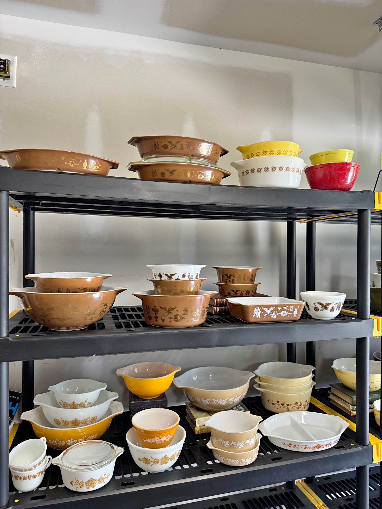 HUGE Pyrex Blow-Out! $5 starts on EVERYTHING! Only on Whatnot ...