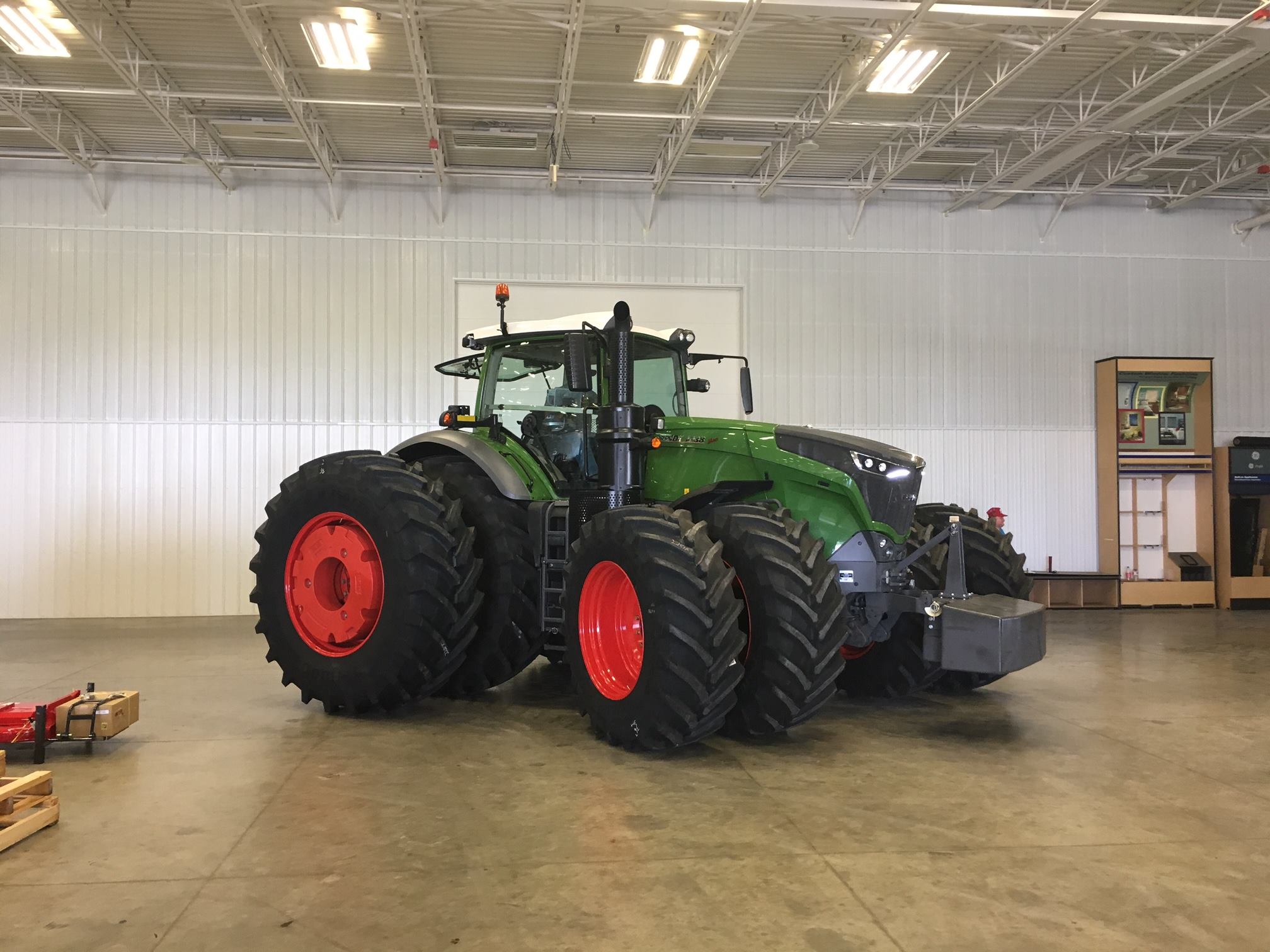 Farm Depot - The Fendt 1000 with front and rear duals is... | Facebook