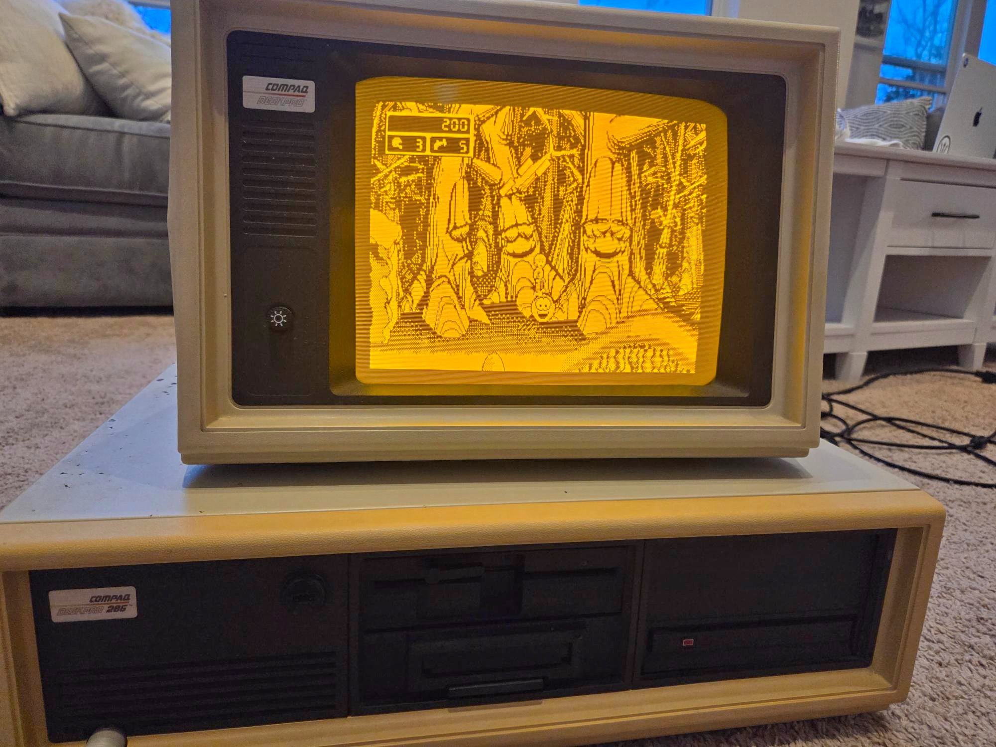 Vintage Old Computer Compaq Deskpro 286 Model 2550 8Mhz Original VDU ...