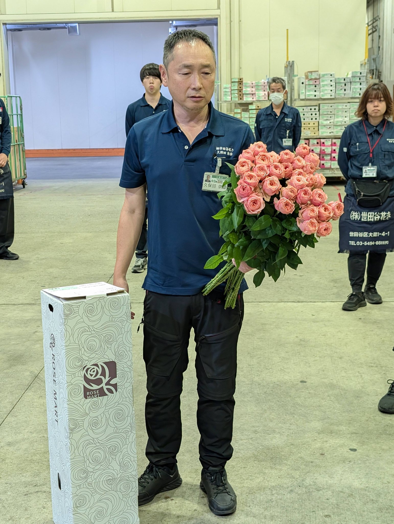 皆さん、おはようございます！ 今朝のセリ前朝礼では菊地が北海道から