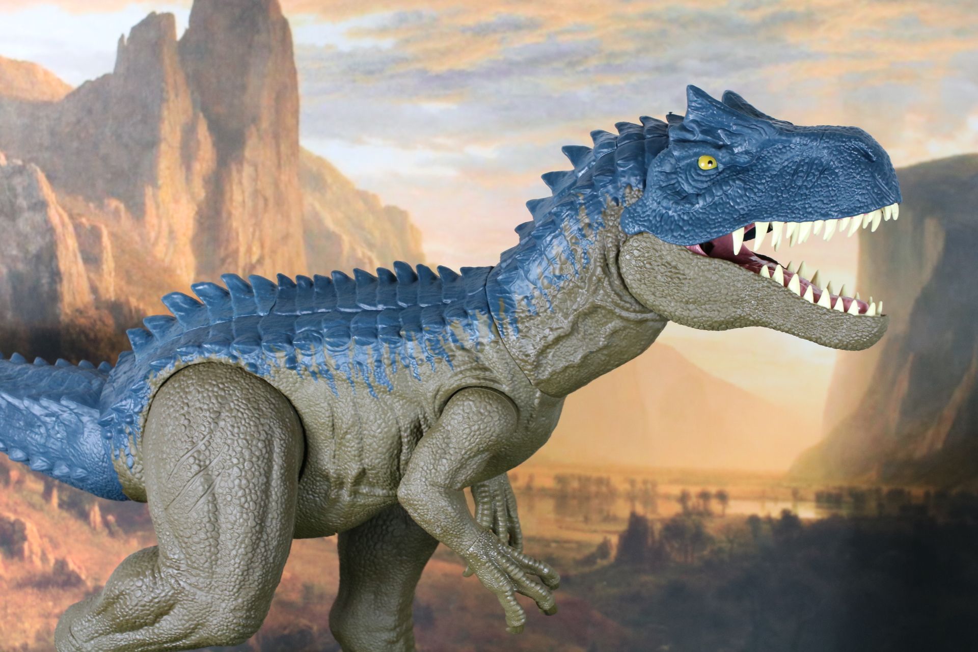 THE ATOMIC ALLOSAURUS HAS MADE LANDFALL IN THE US! Today we have a