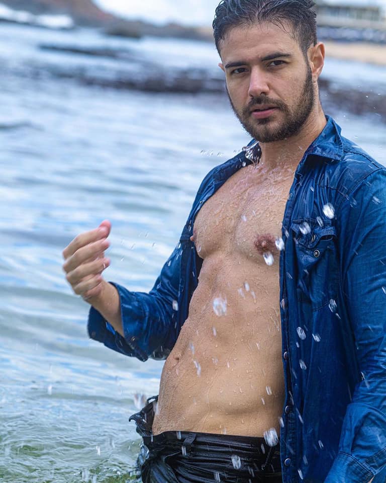 Amamos uma praia e roupa molhada.... - Bernardo Rabello | Facebook