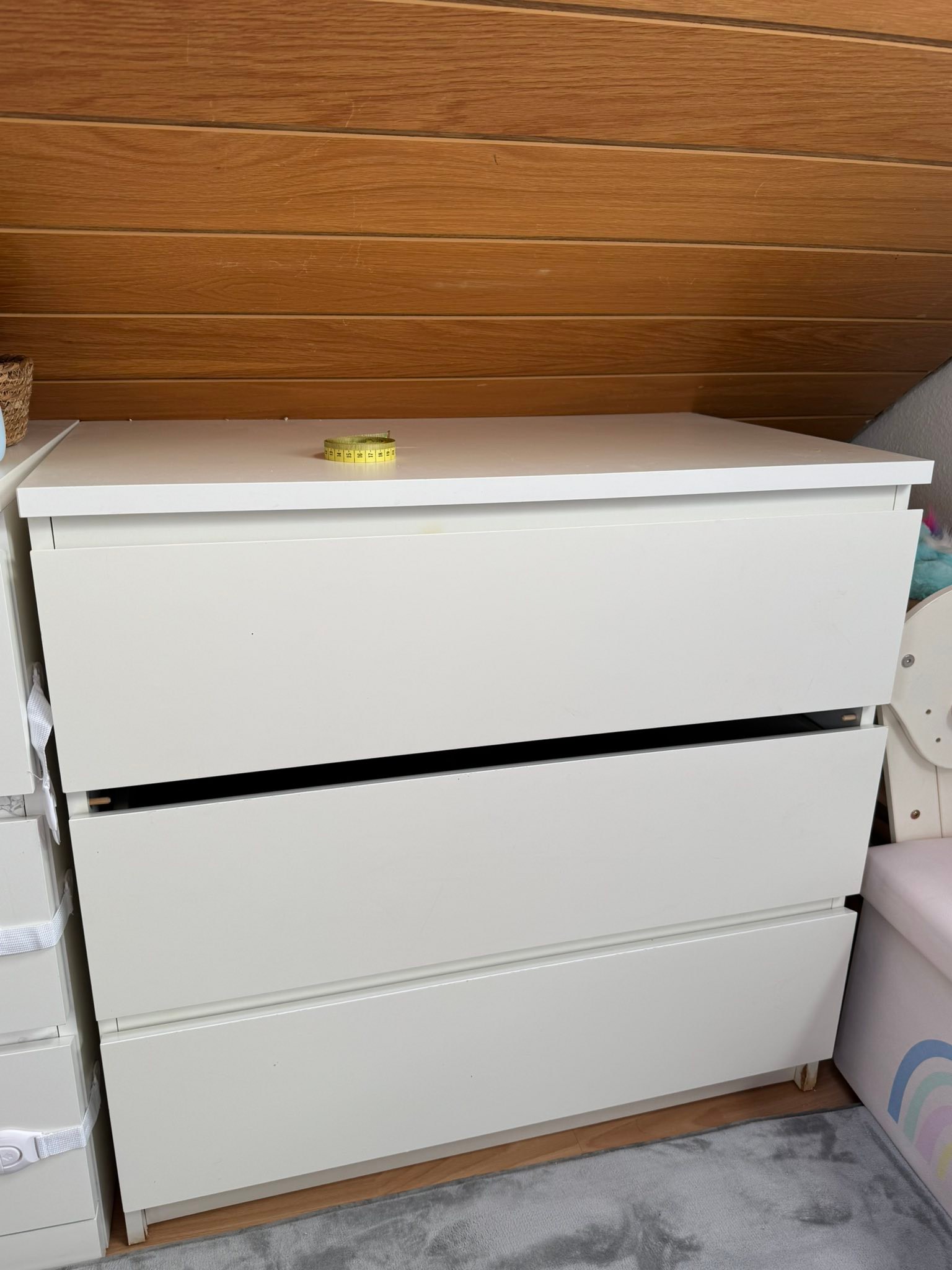 IKEA MALM Kommode – 10€ ￼ (Selbstabholer in Öhringen am besten Heute oder morgen) Verkaufe eine weiße IKEA MALM Kommode mit 3 Schubladen. Neupreis lag bei 79,99€. Zustand: gebraucht – mit sichtbaren