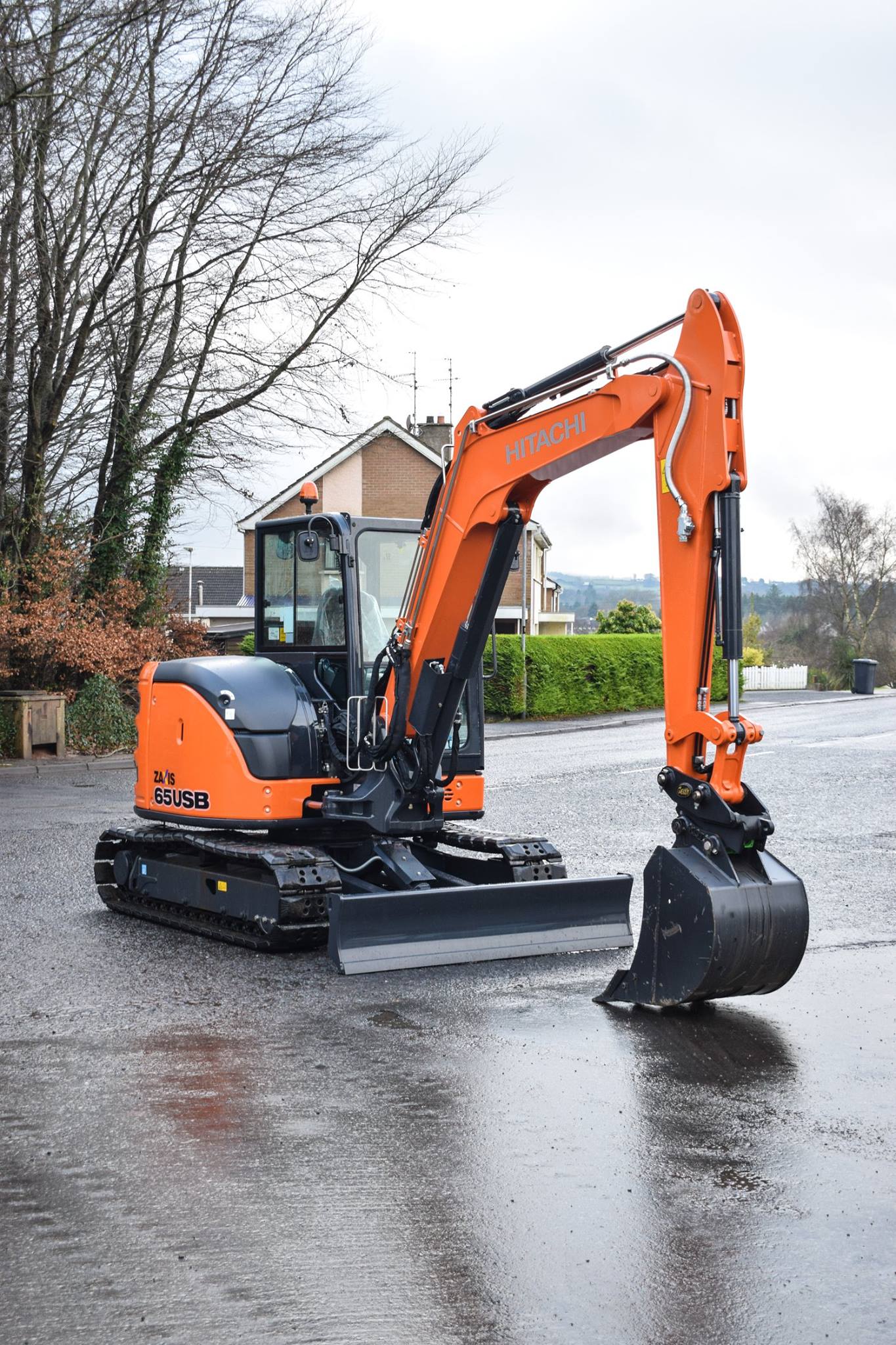 HITACHI CROSSES NEW FRONTIERS TO LYNREA LTD, Co. LAOIS This