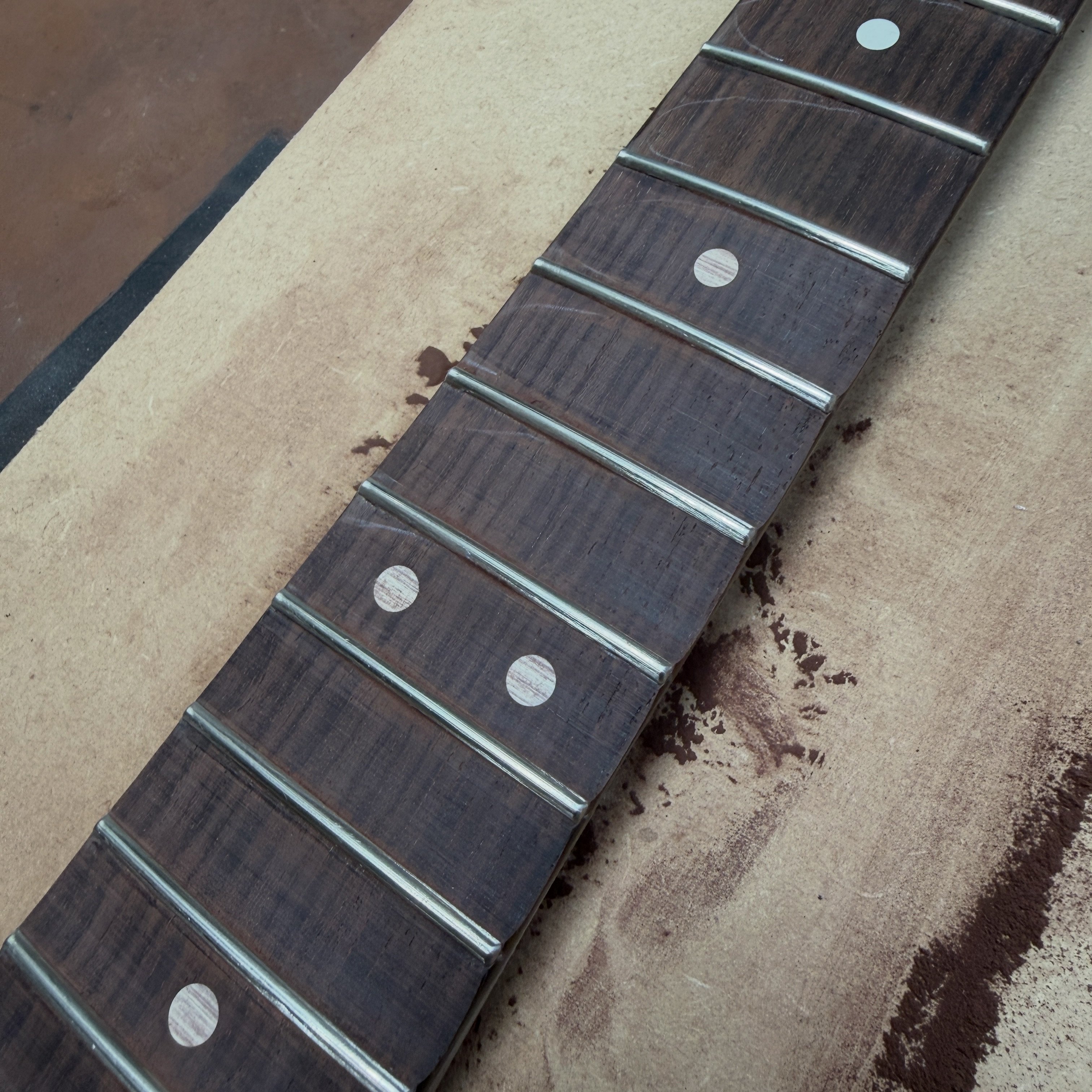 MUSICMAN AXIS フレット交換の依頼です。 ステンレスのジャンボ
