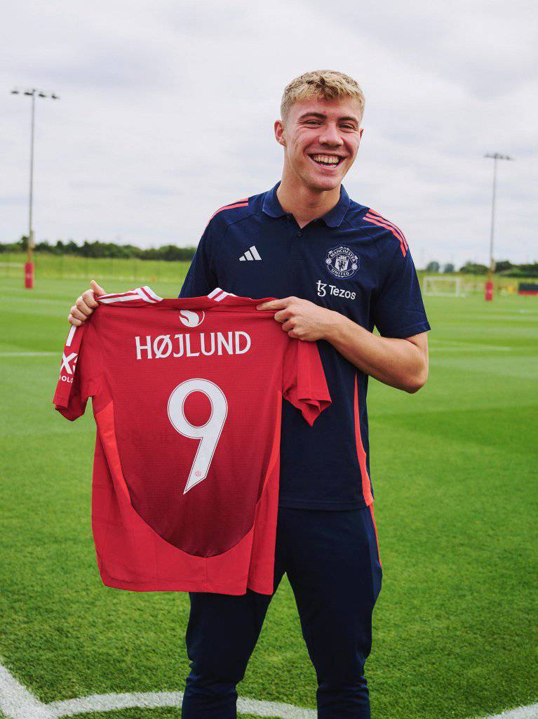 Manchester Unitedホイルンド 9 ユニフォーム Rasmus Hojlund to wear number 9 jersey for Manchester United